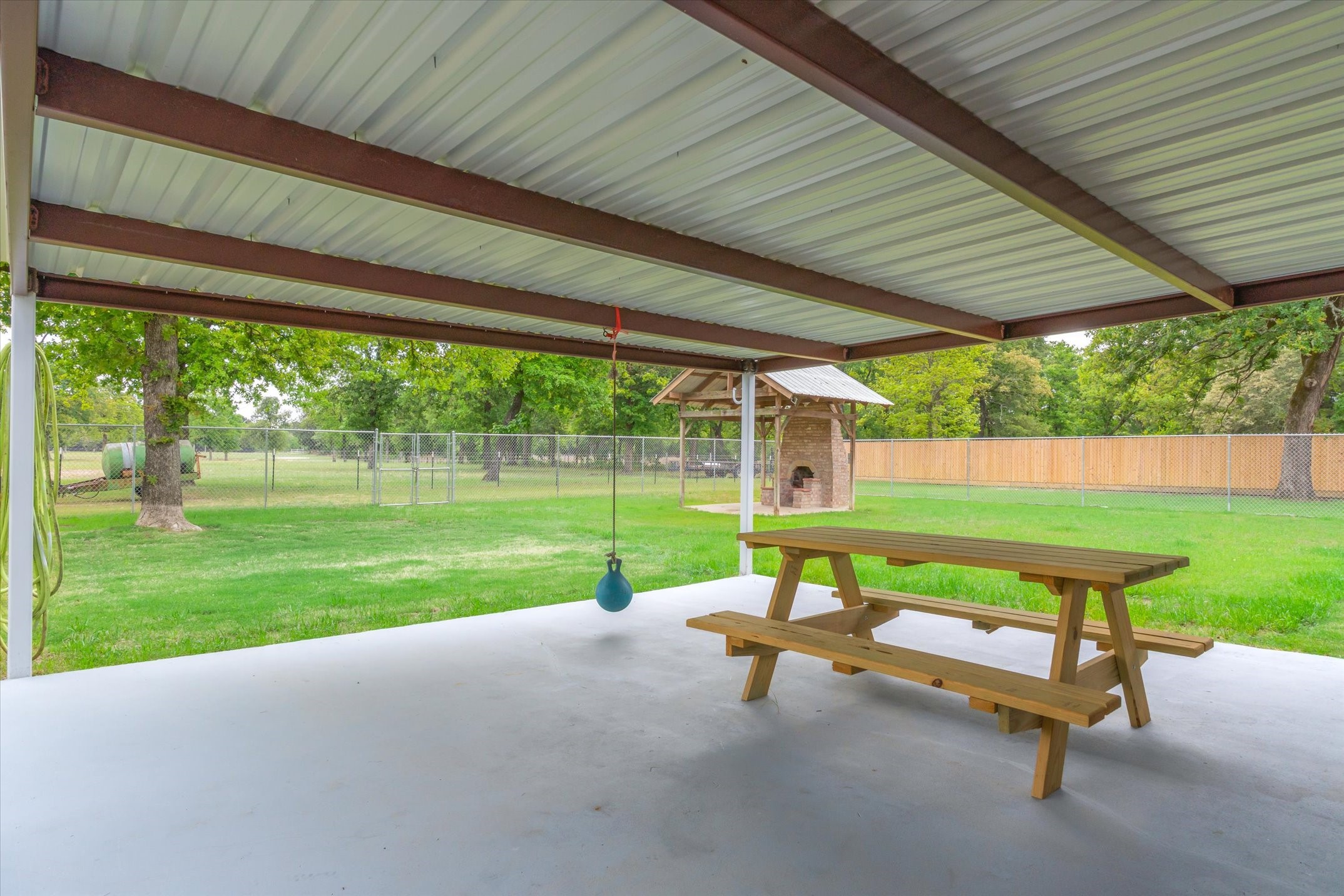 7700 County Road 3700 Athens TX 75752