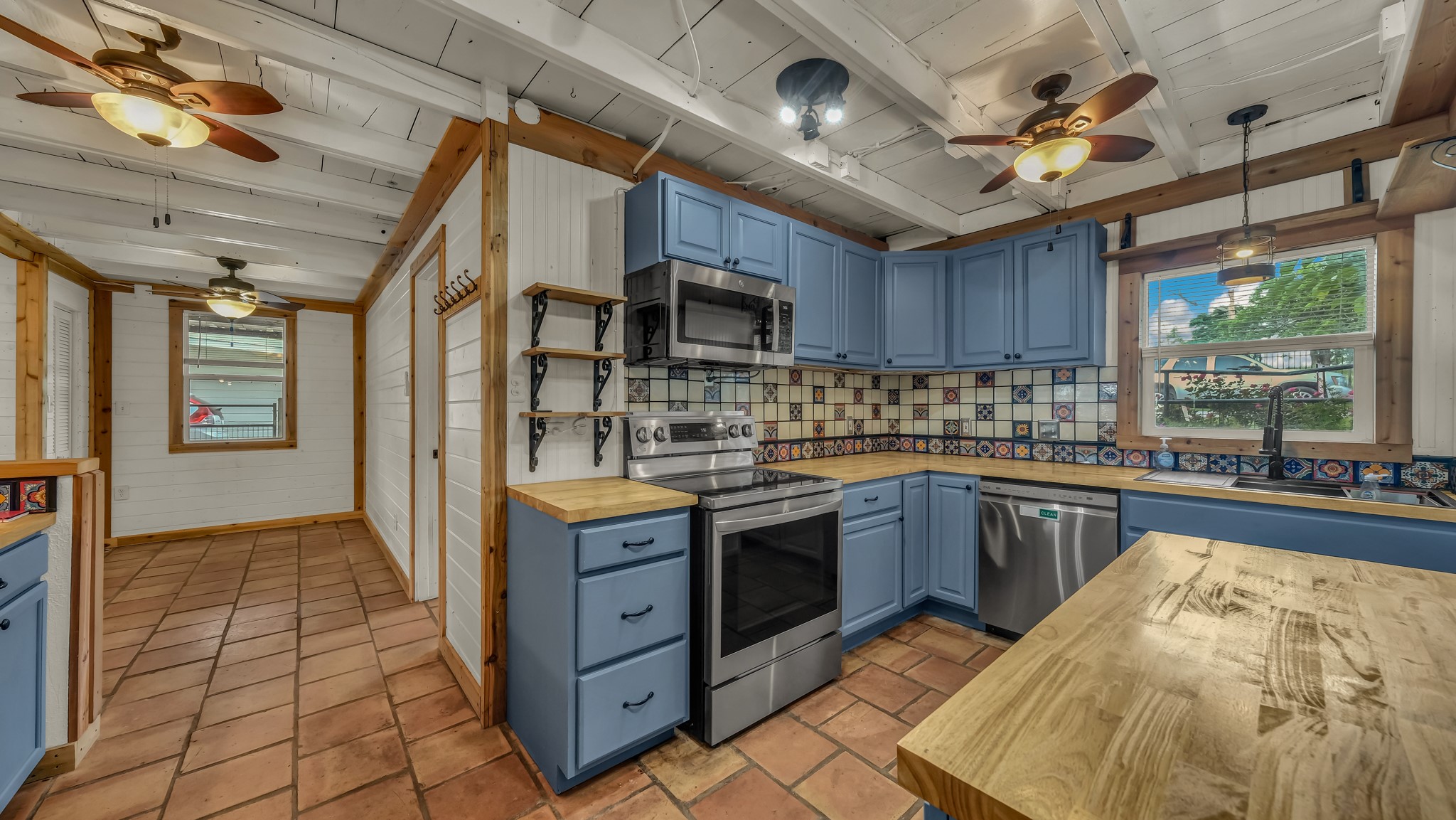 2005 E Lake Drive Weatherford TX 76087