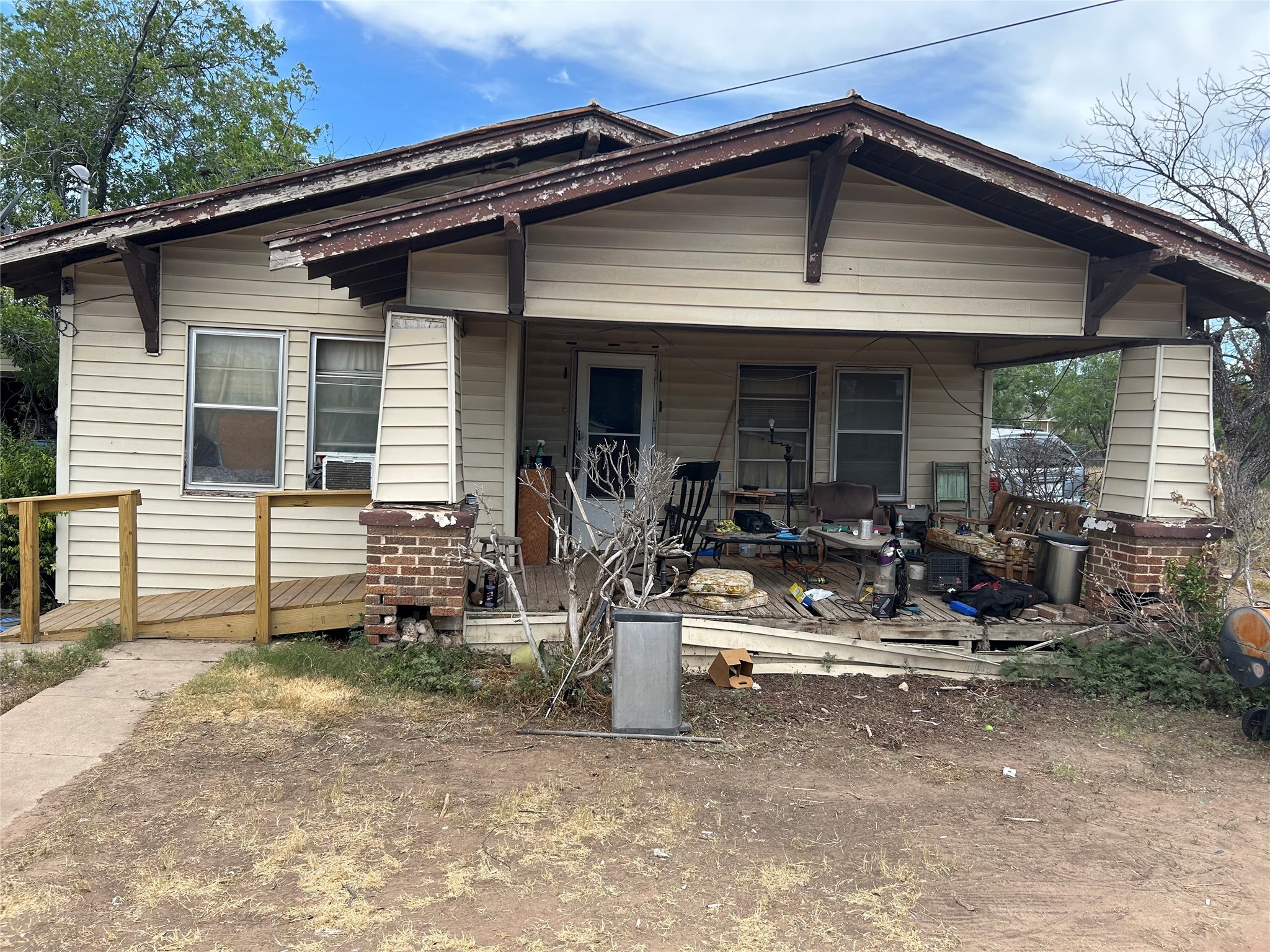 210 W 25th Street San Angelo TX 76903