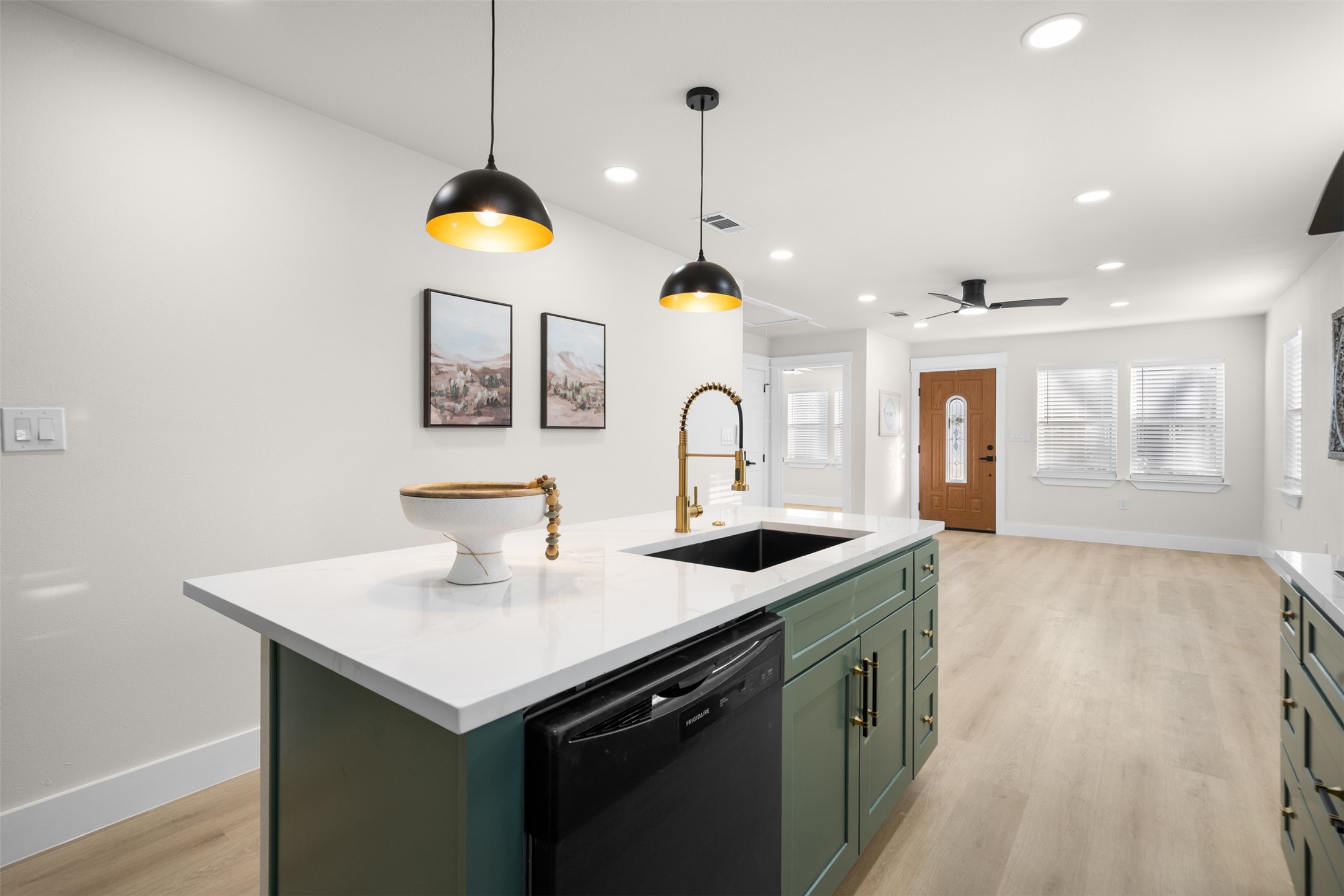 2807 Silkwood Street Dallas TX 75215