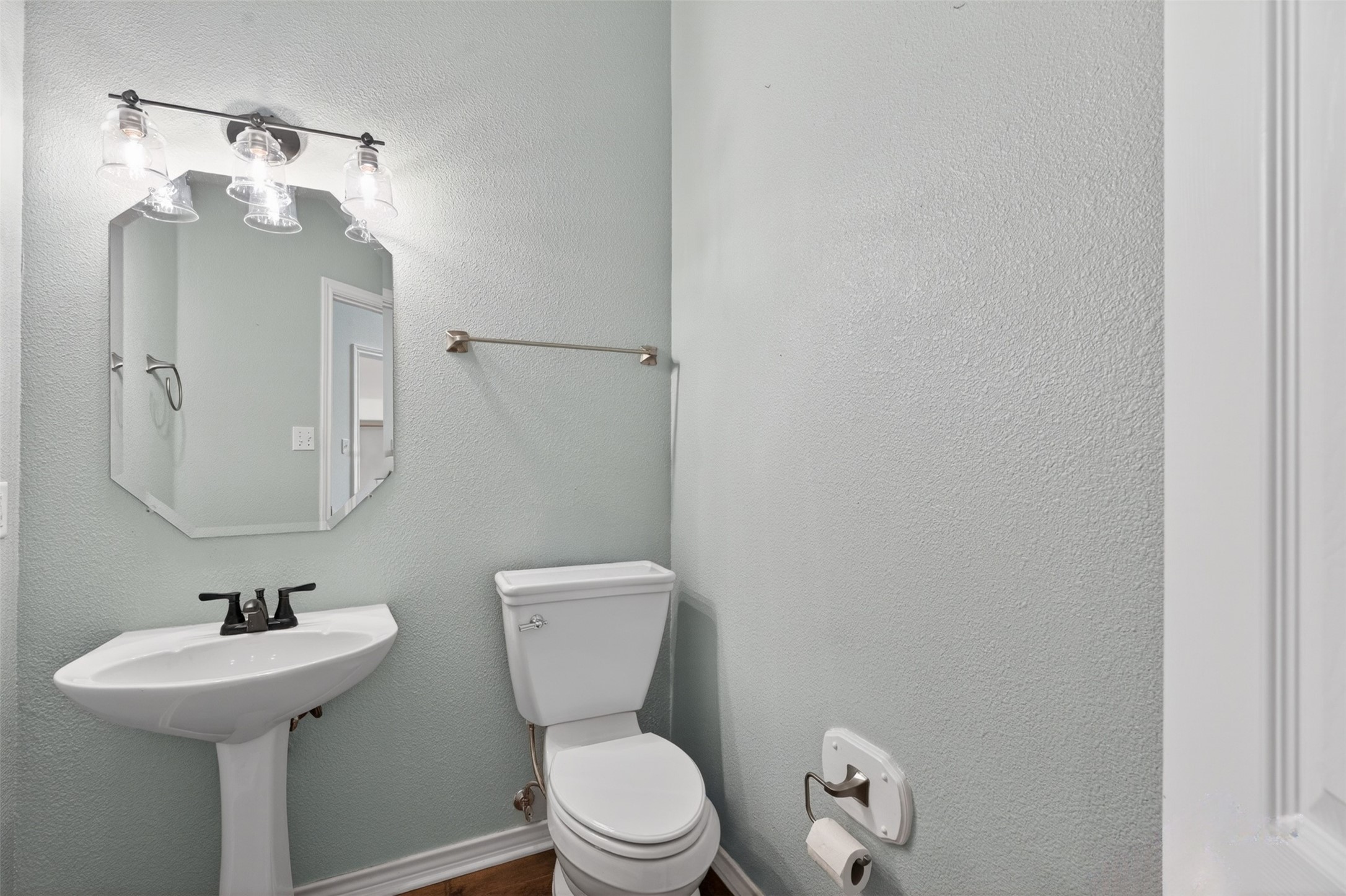 2409 Summer Court Arlington TX 76001