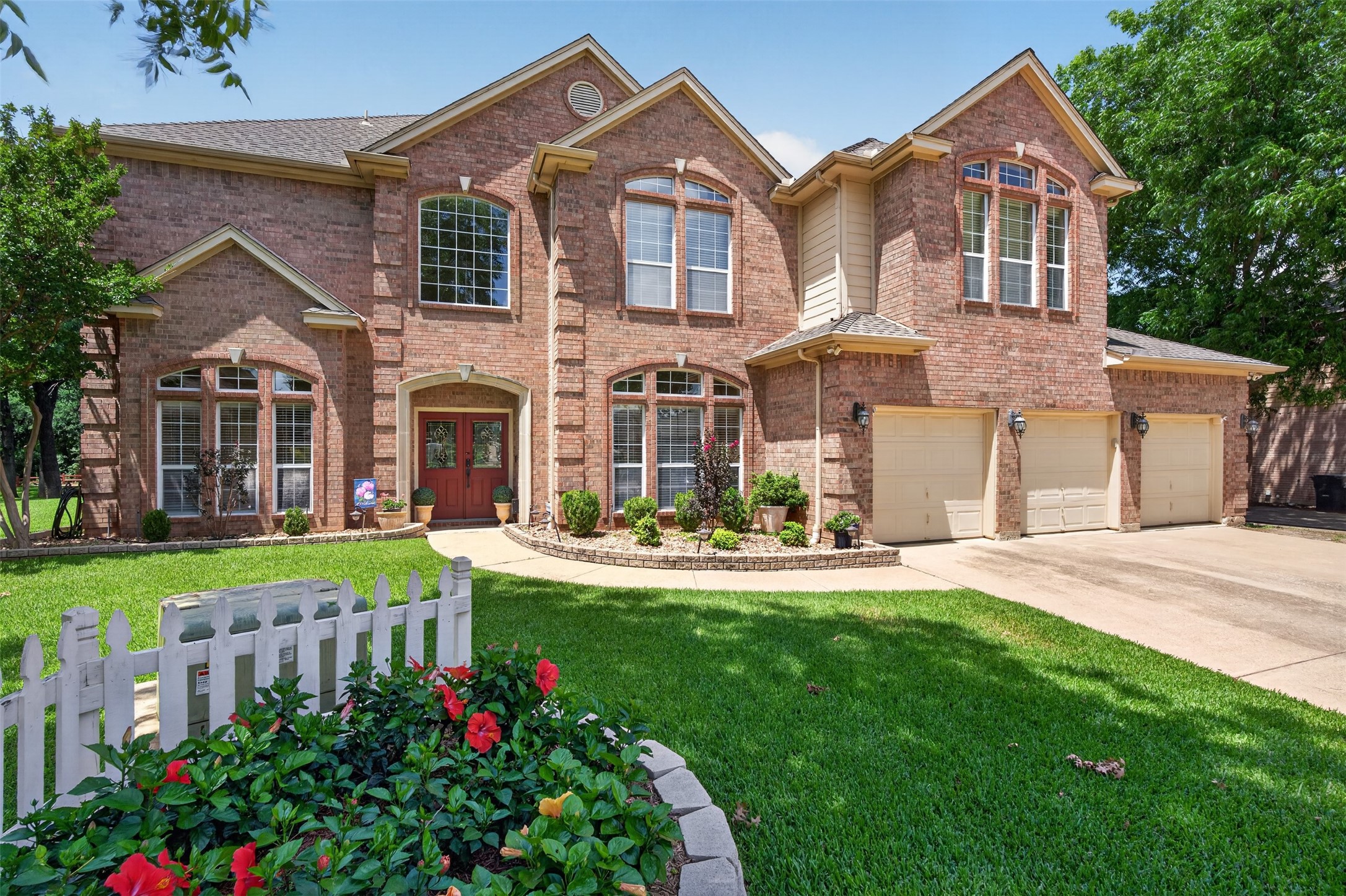 2409 Summer Court Arlington TX 76001