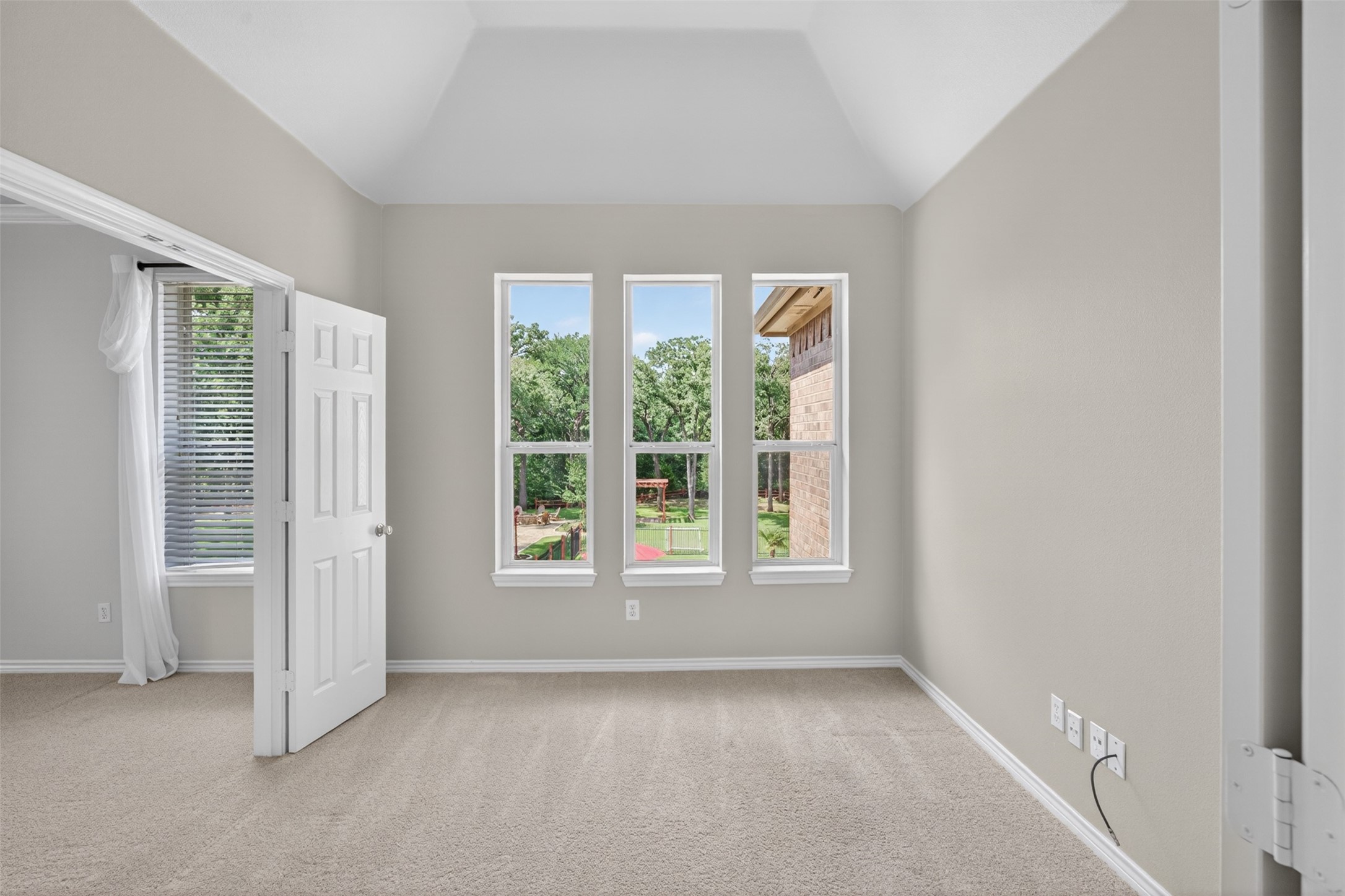 2409 Summer Court Arlington TX 76001