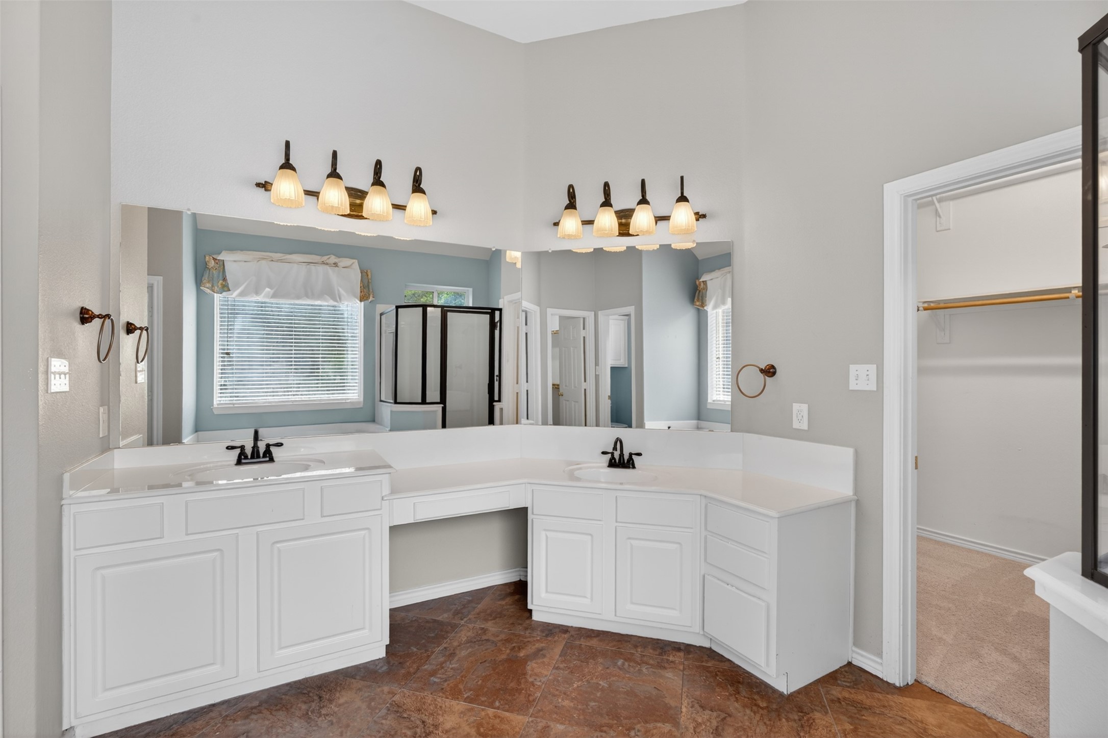 2409 Summer Court Arlington TX 76001
