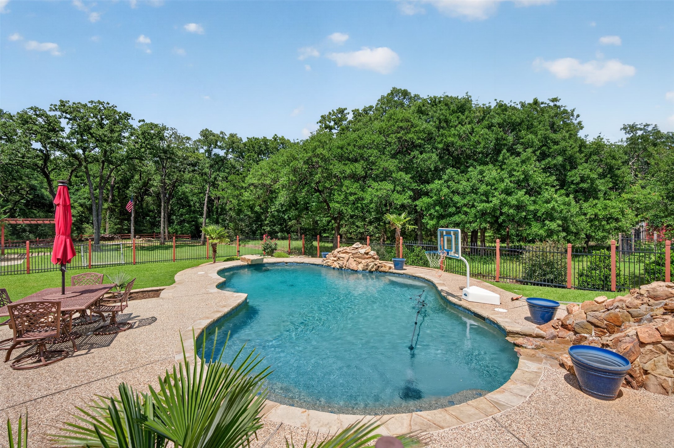 2409 Summer Court Arlington TX 76001