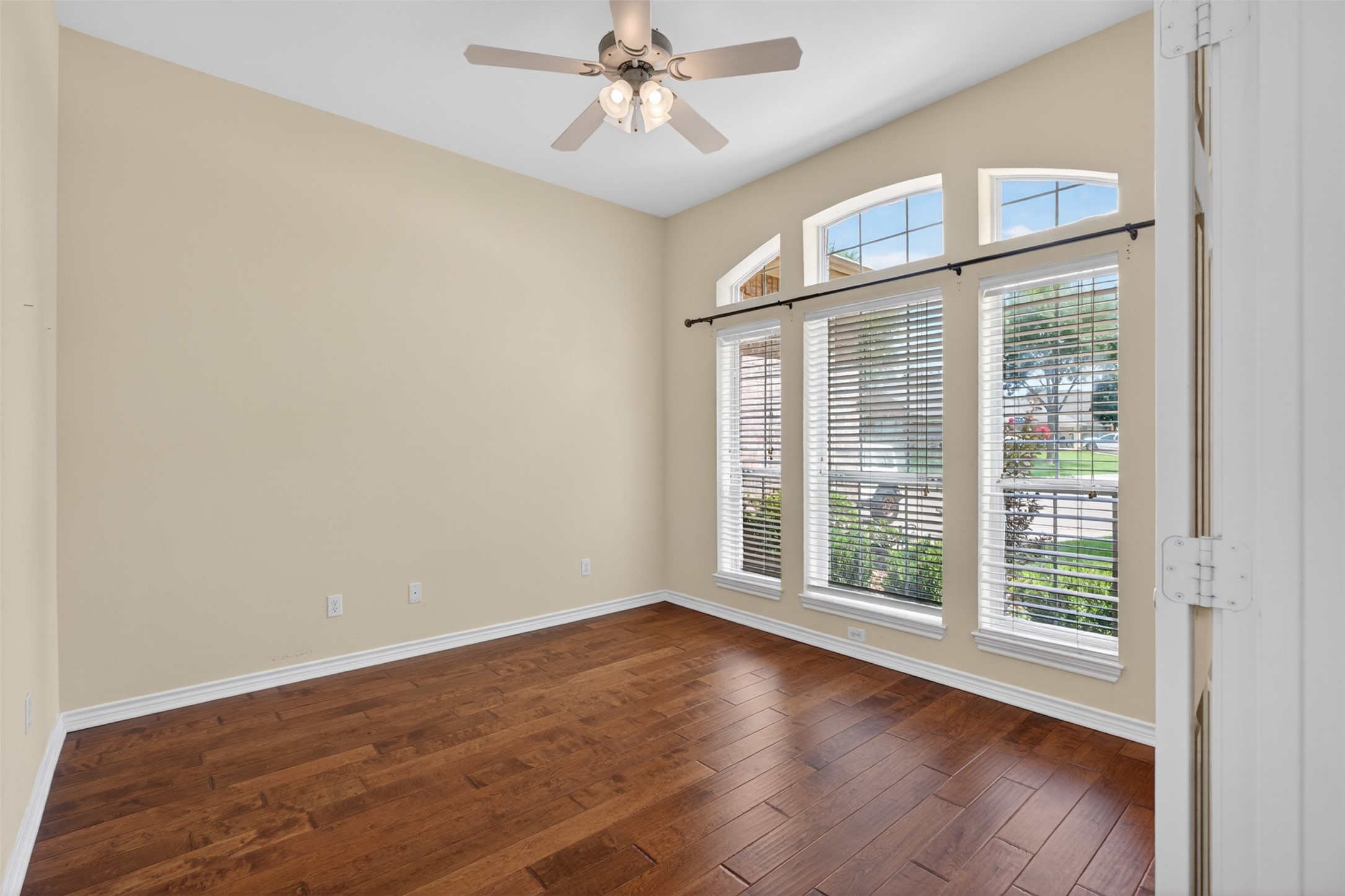 2409 Summer Court Arlington TX 76001