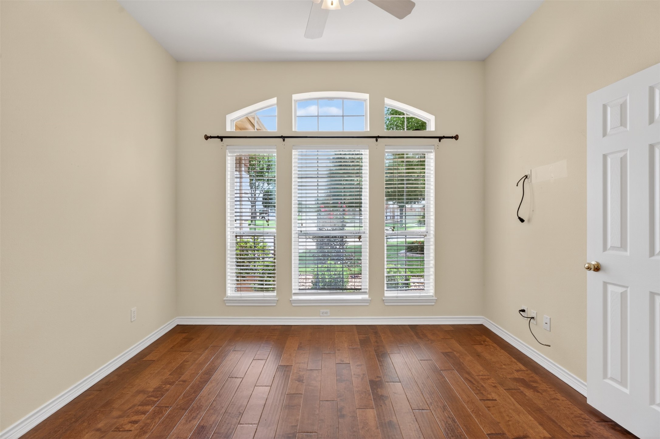 2409 Summer Court Arlington TX 76001