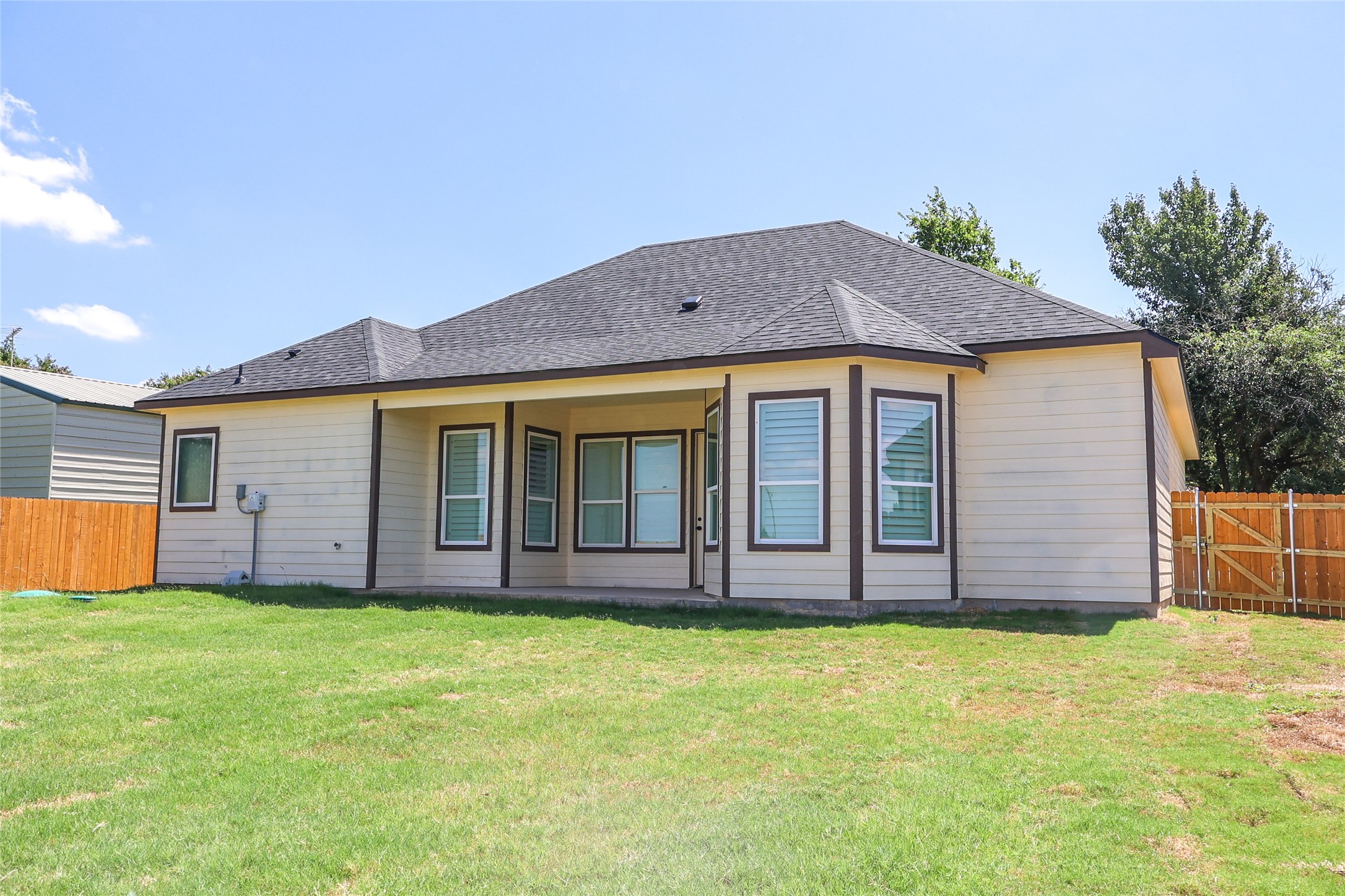 410 Simpson Southmayd TX 75092