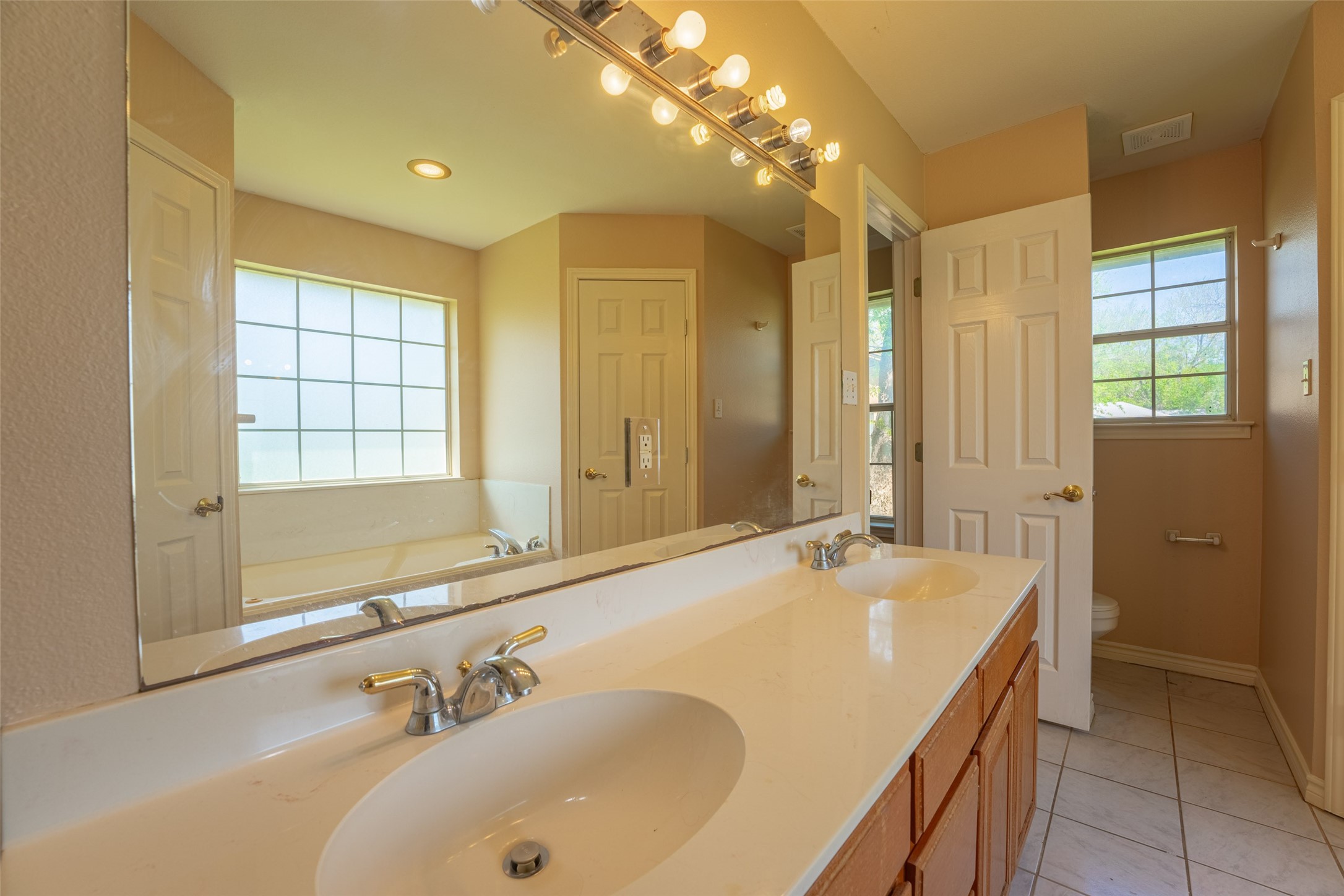 604 N Cherry Street Aubrey TX 76227