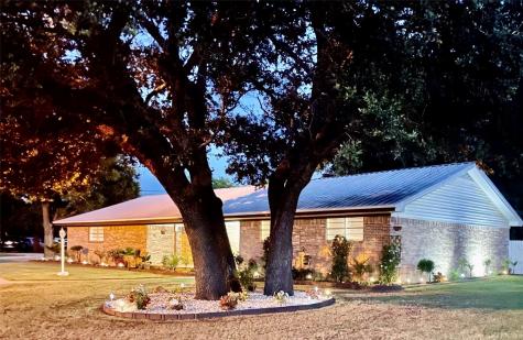 901 W Union Street Jacksboro TX 76458