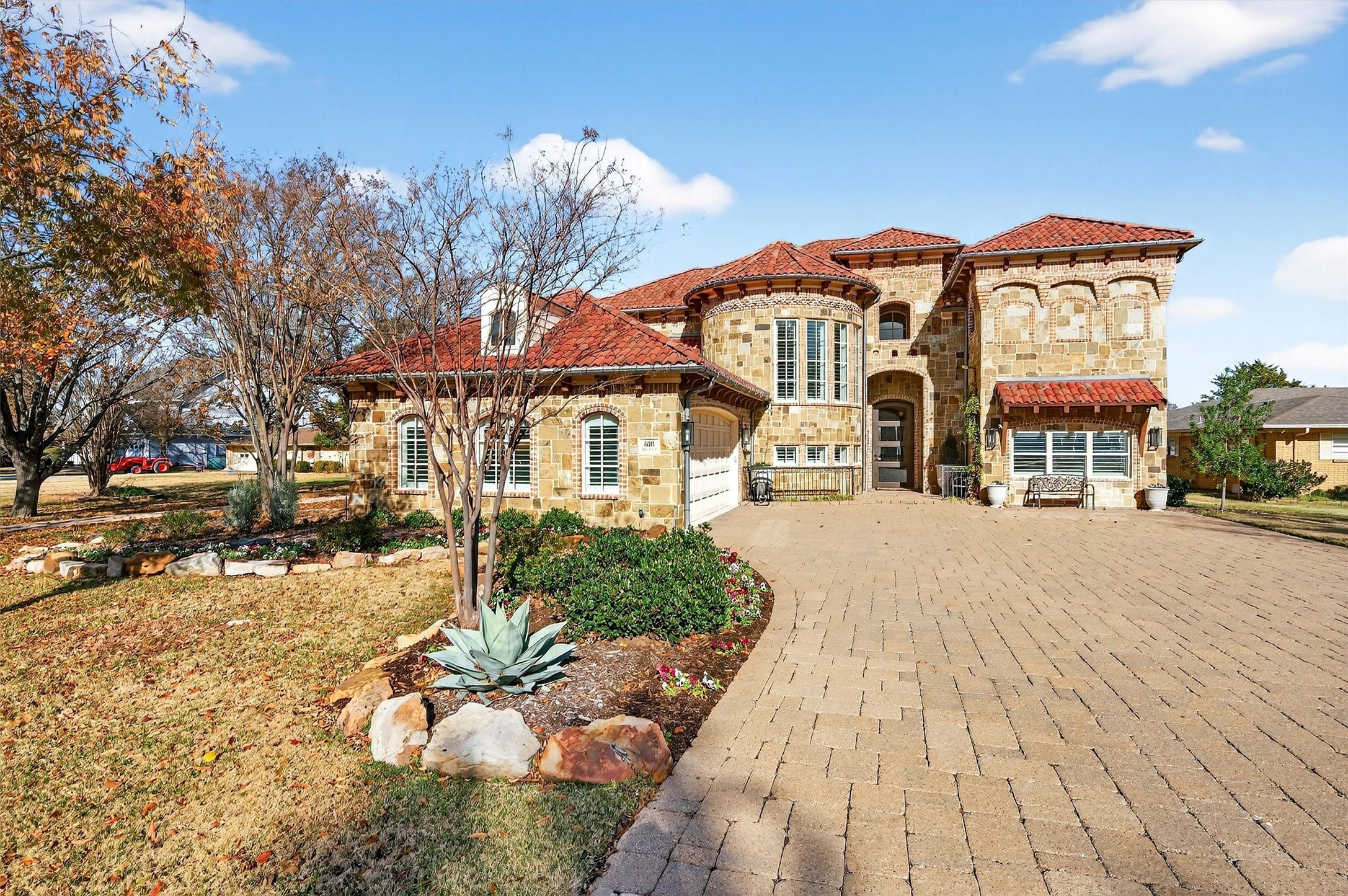 600 Kiowa Drive E Lake Kiowa TX 76240