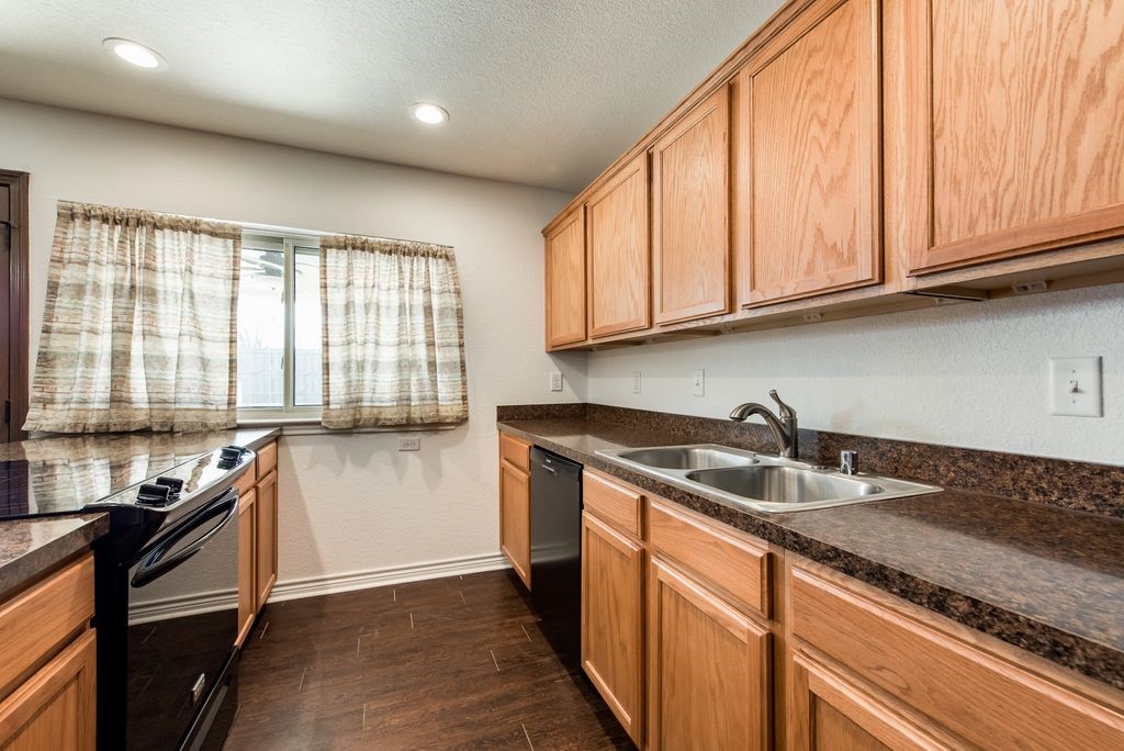 8302 Chesham Drive Rowlett TX 75088