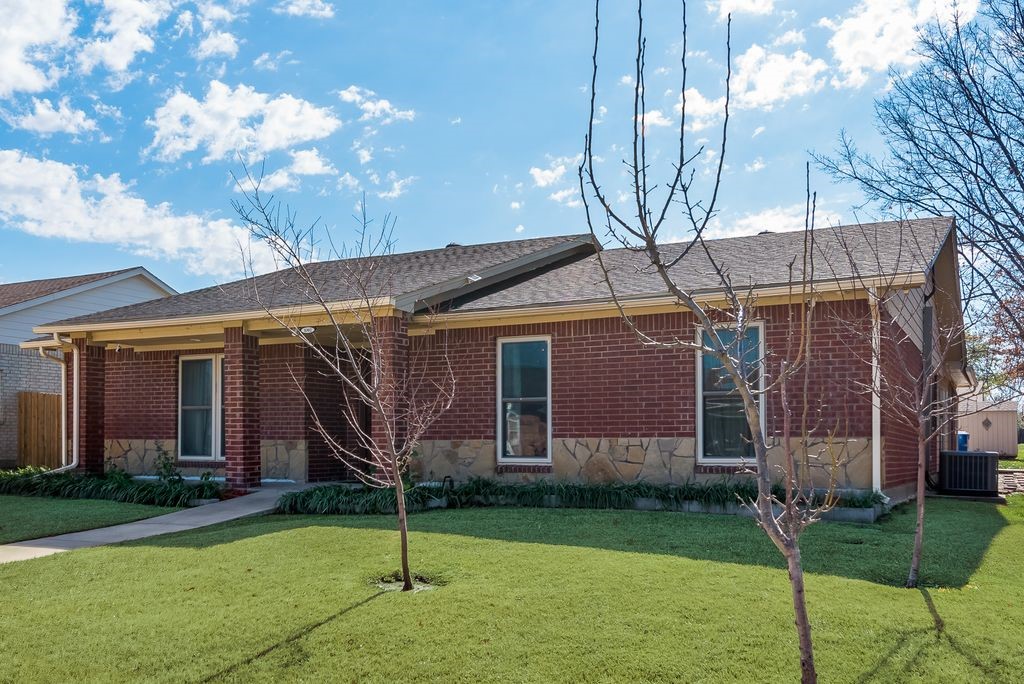 8302 Chesham Drive Rowlett TX 75088