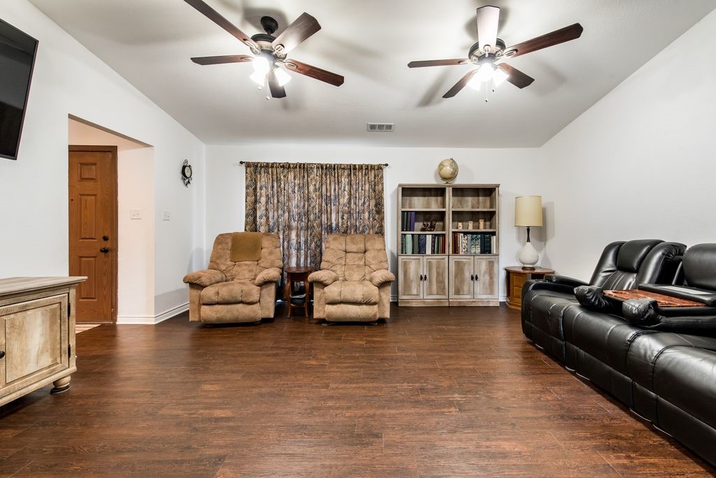 8302 Chesham Drive Rowlett TX 75088