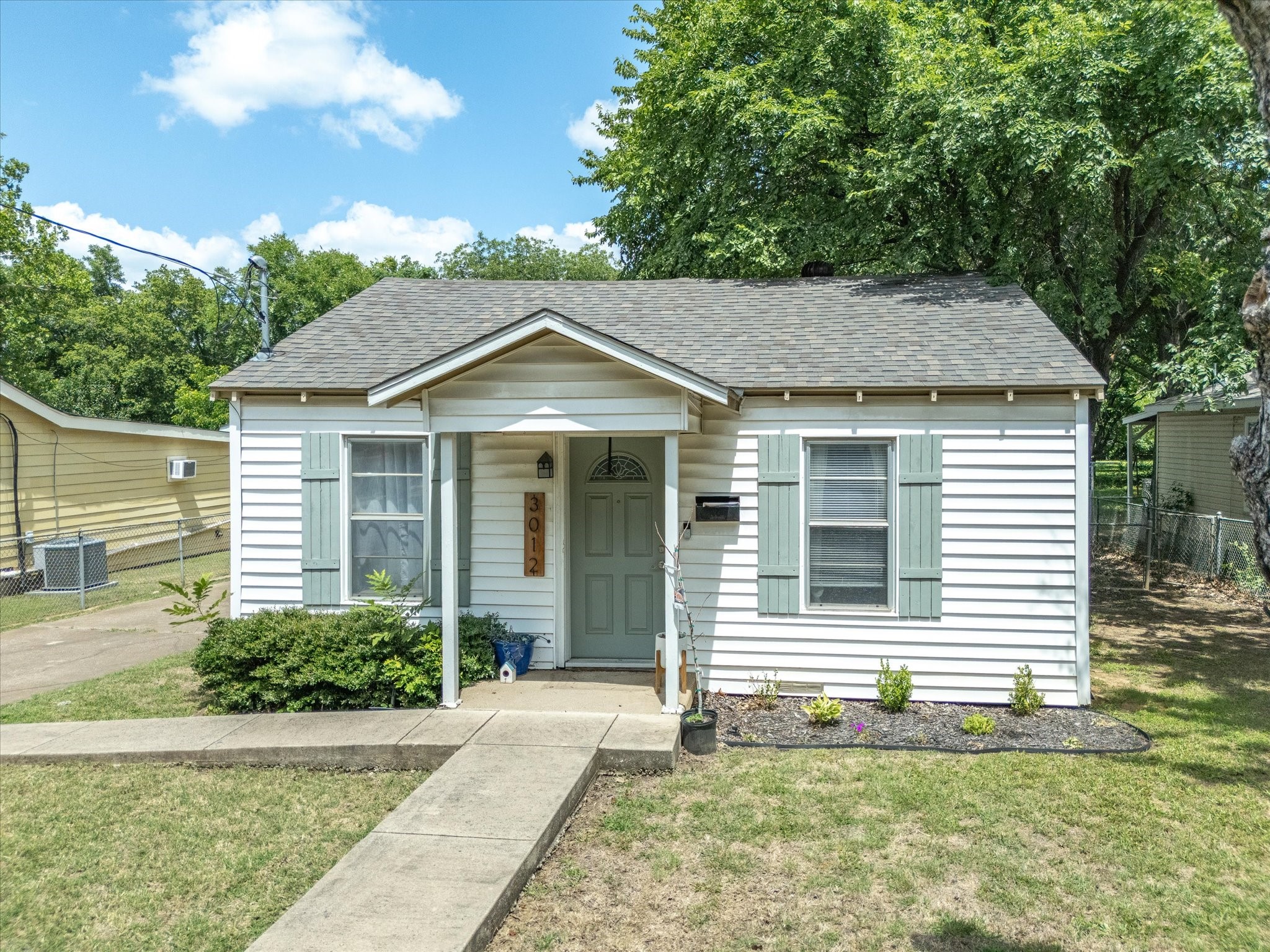 3012 Gene Lane Haltom City TX 76117