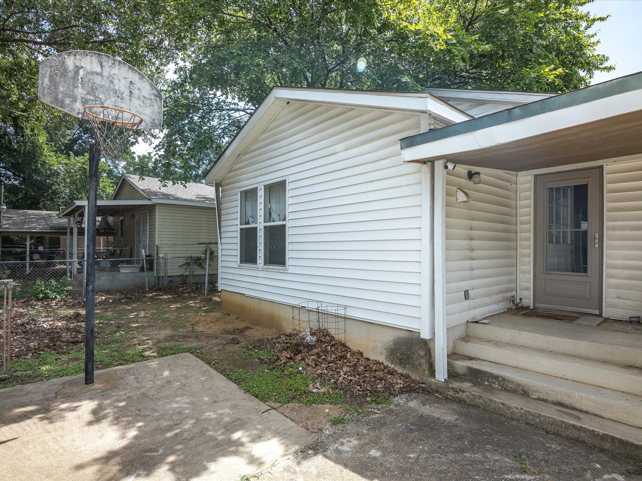 3012 Gene Lane Haltom City TX 76117