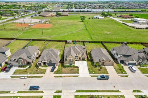213 Lakewood Lane Ponder TX 76259