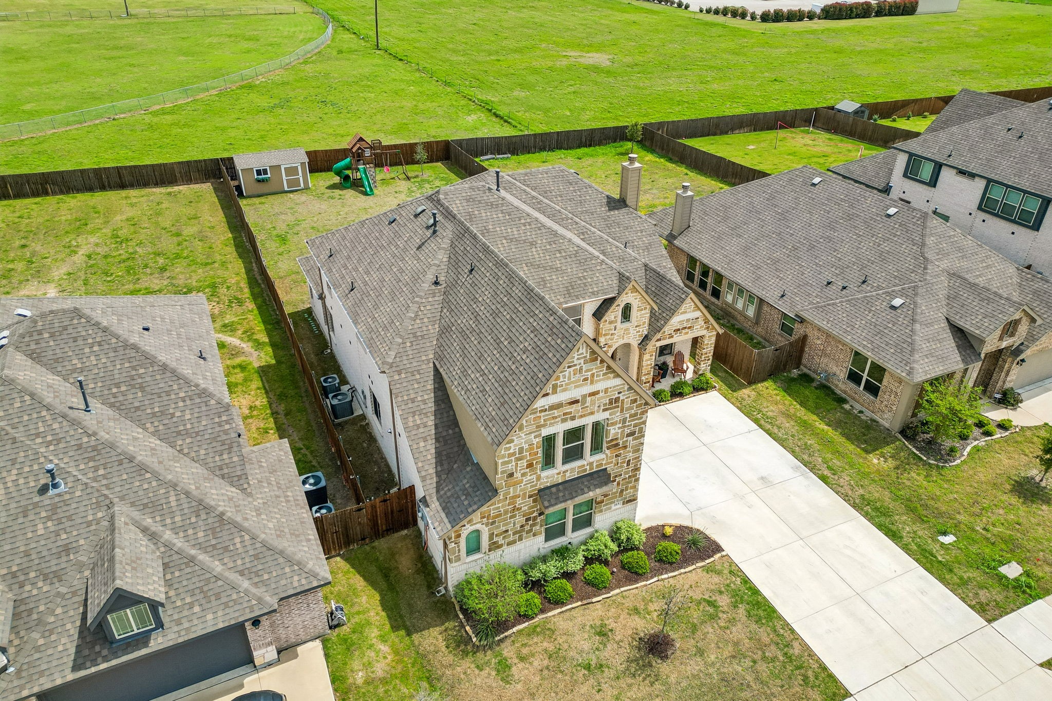 213 Lakewood Lane Ponder TX 76259