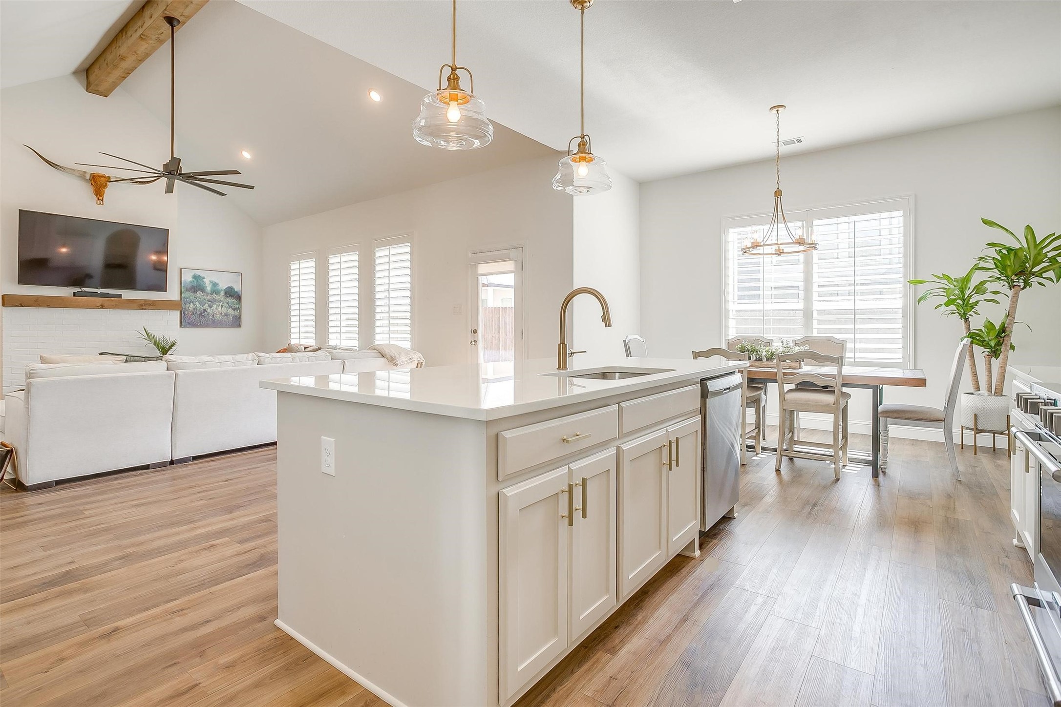 408 E Paddock Willow Park TX 76087
