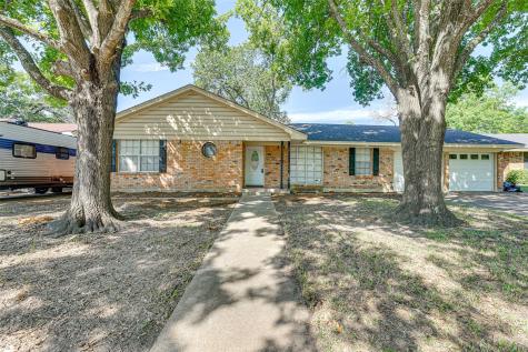 1207 Red Oak Street Ennis TX 75119