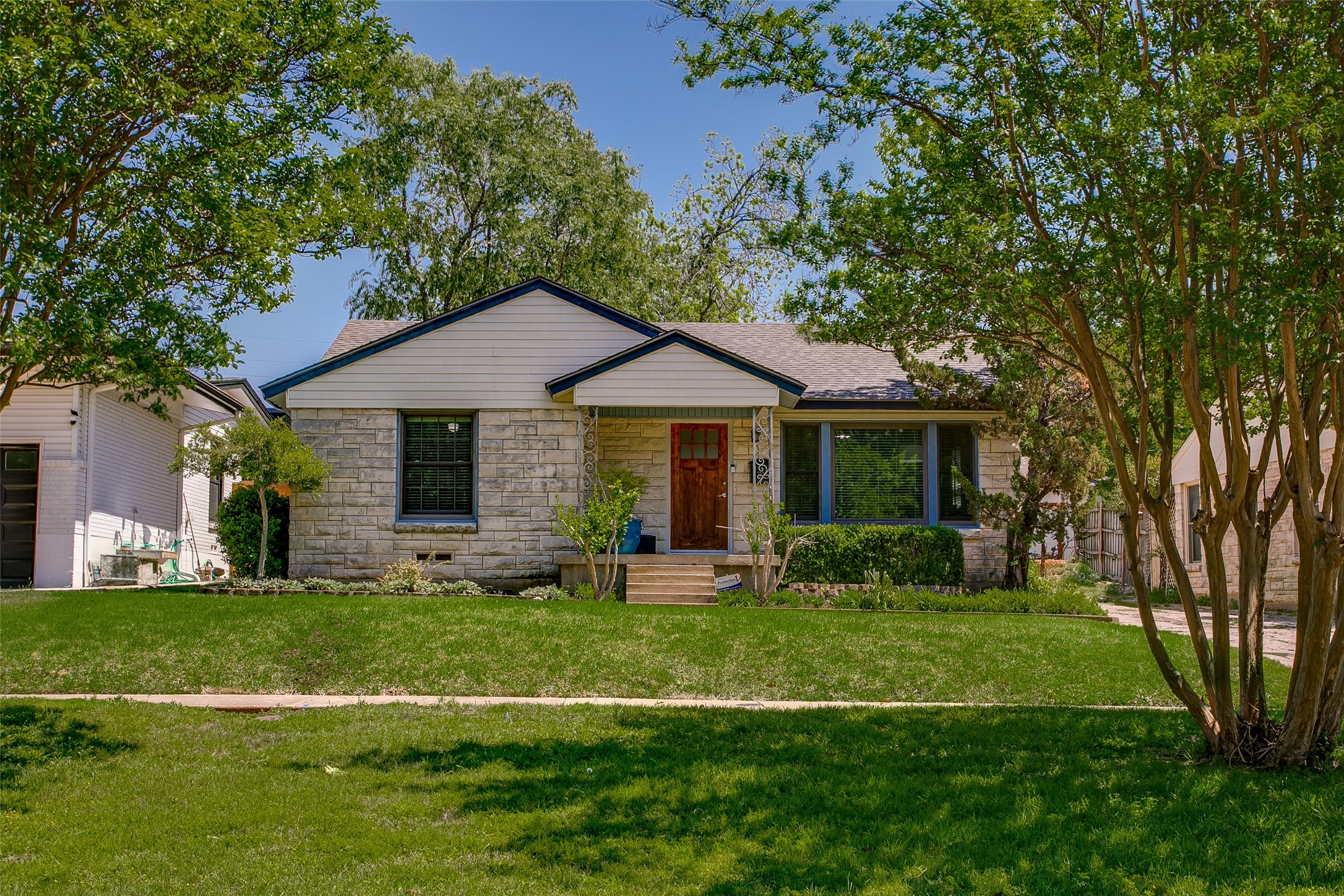 2126 Elmwood Boulevard Dallas TX 75224