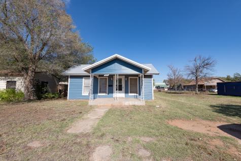 1104 Avenue D NW Childress TX 79201