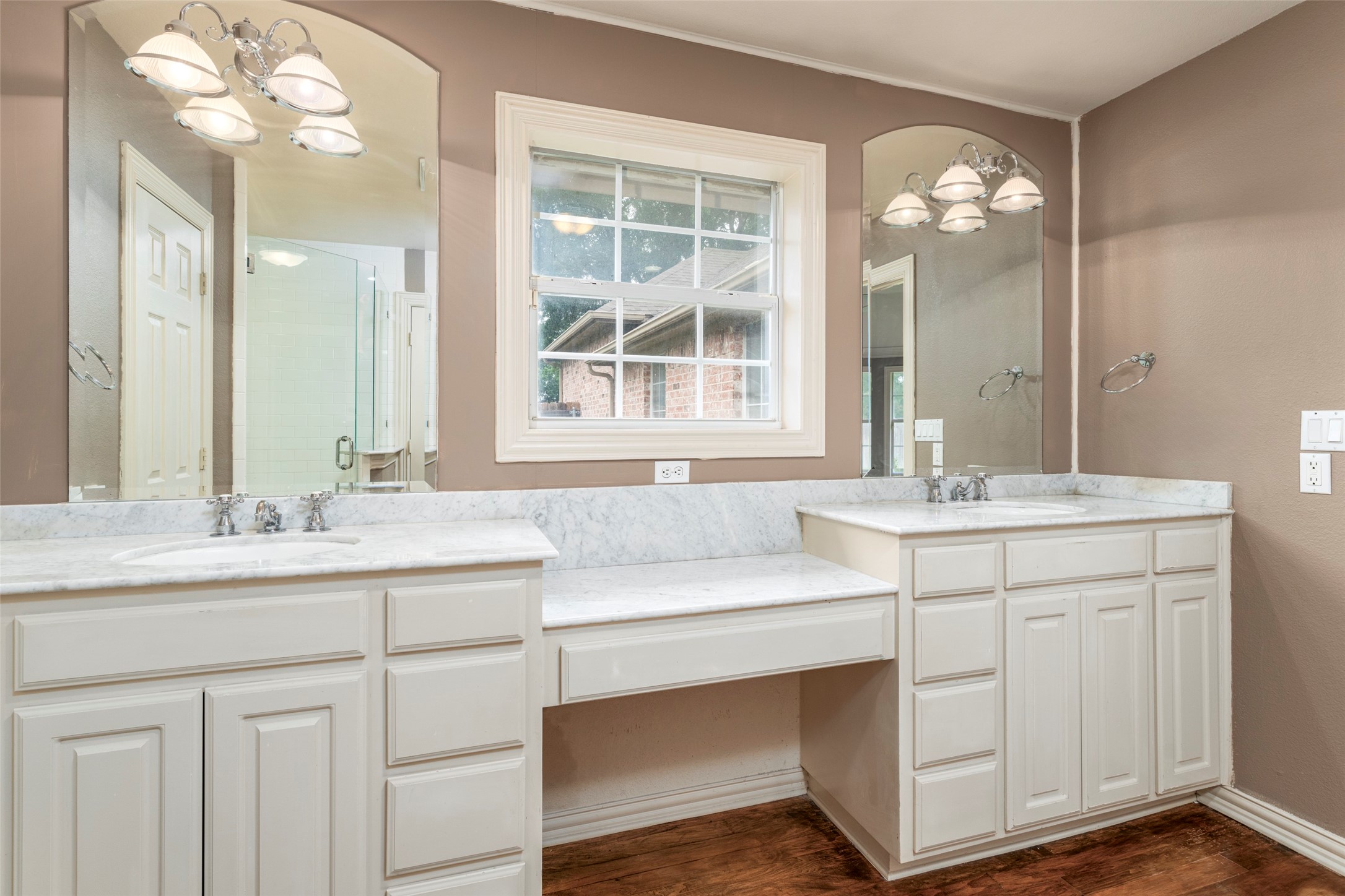 2403 Casey Court Arlington TX 76013