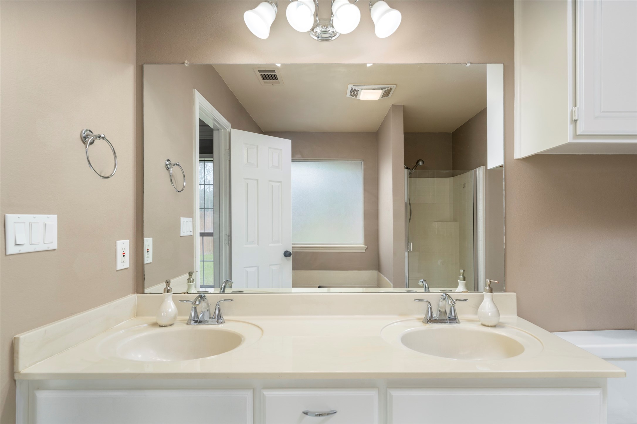 2403 Casey Court Arlington TX 76013