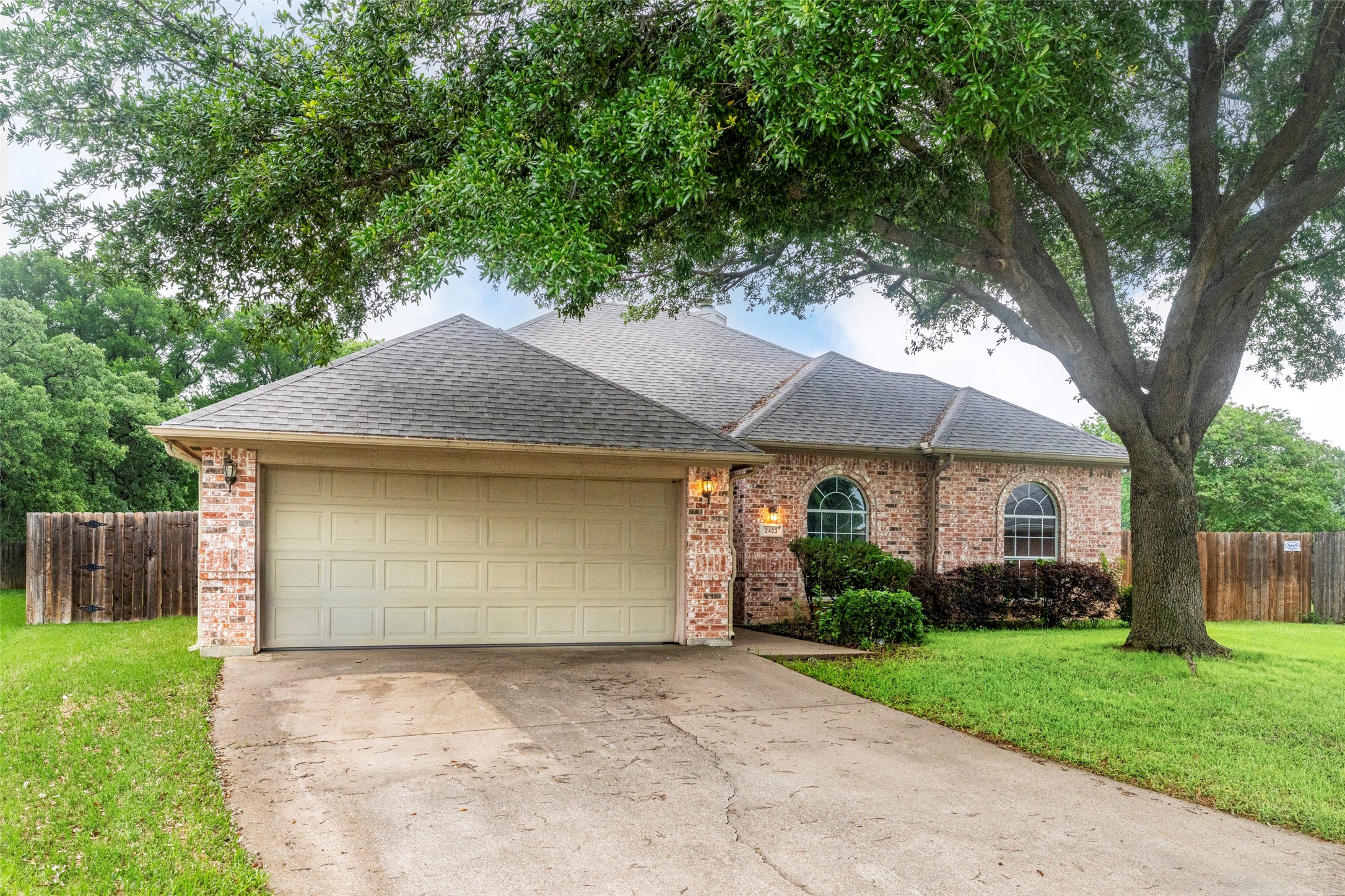 2403 Casey Court Arlington TX 76013