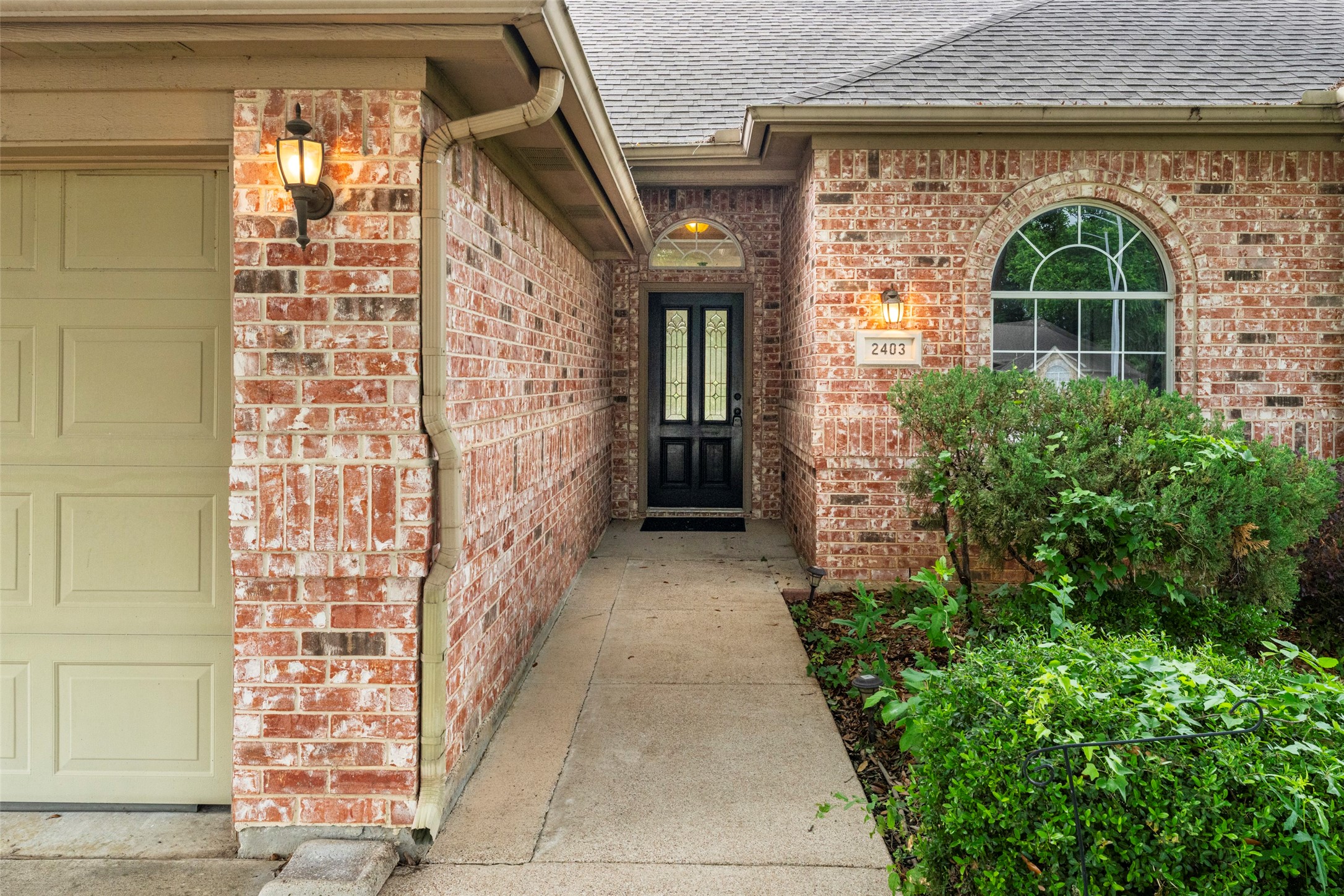 2403 Casey Court Arlington TX 76013