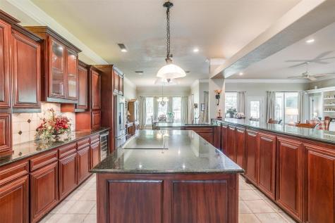 5811 Nutcracker Drive Granbury TX 76049
