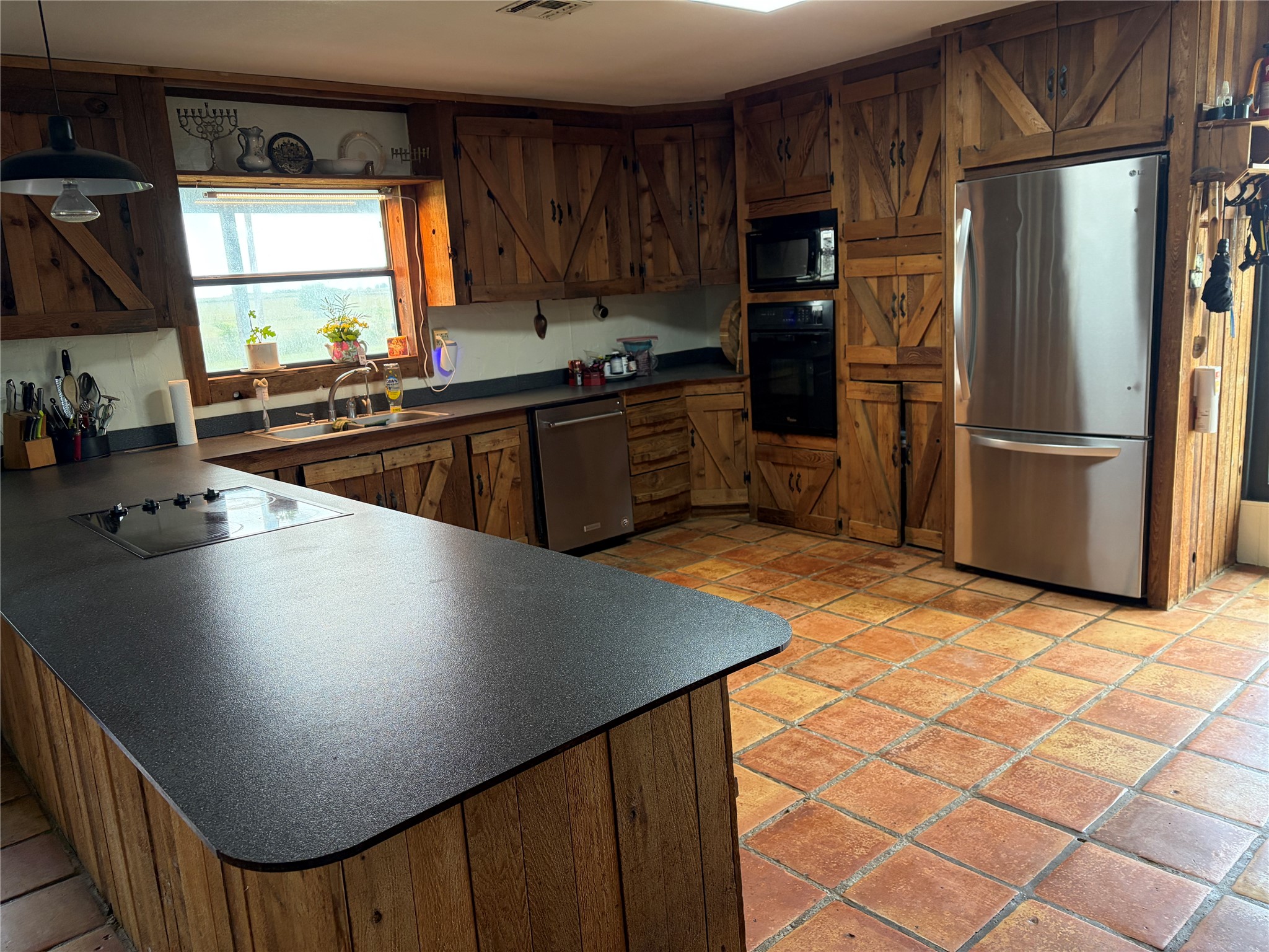2515 Us Highway 77 Highway Lott TX 76656