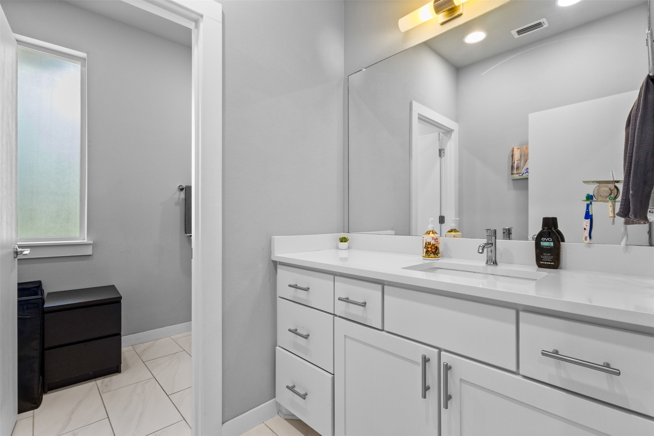 1011 Gallivant Lane Dallas TX 75218