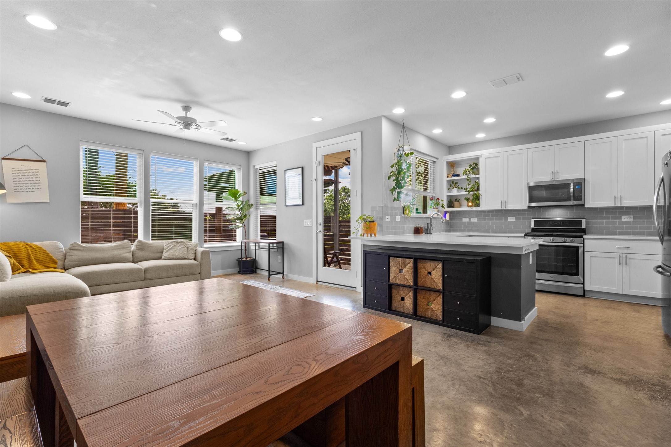 1011 Gallivant Lane Dallas TX 75218