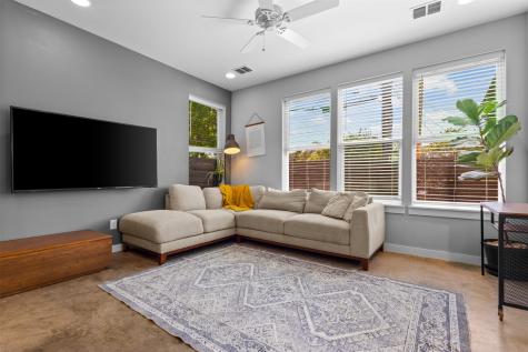1011 Gallivant Lane Dallas TX 75218