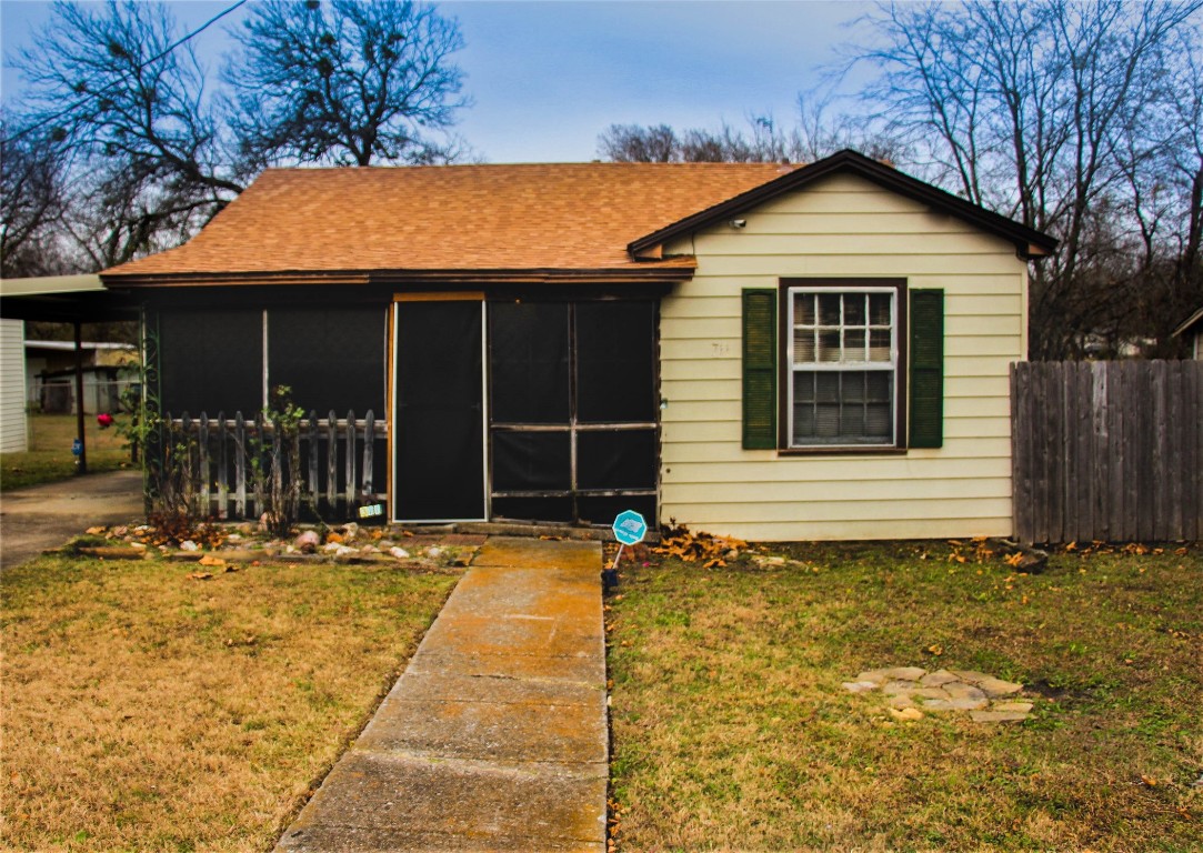 311 S Dewey Avenue Sherman TX 75090