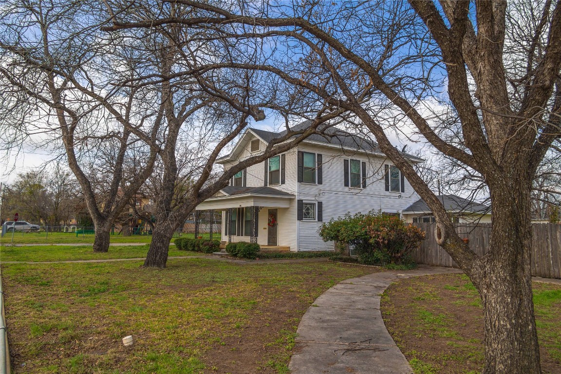 409 Melwood Avenue Brownwood TX 76801
