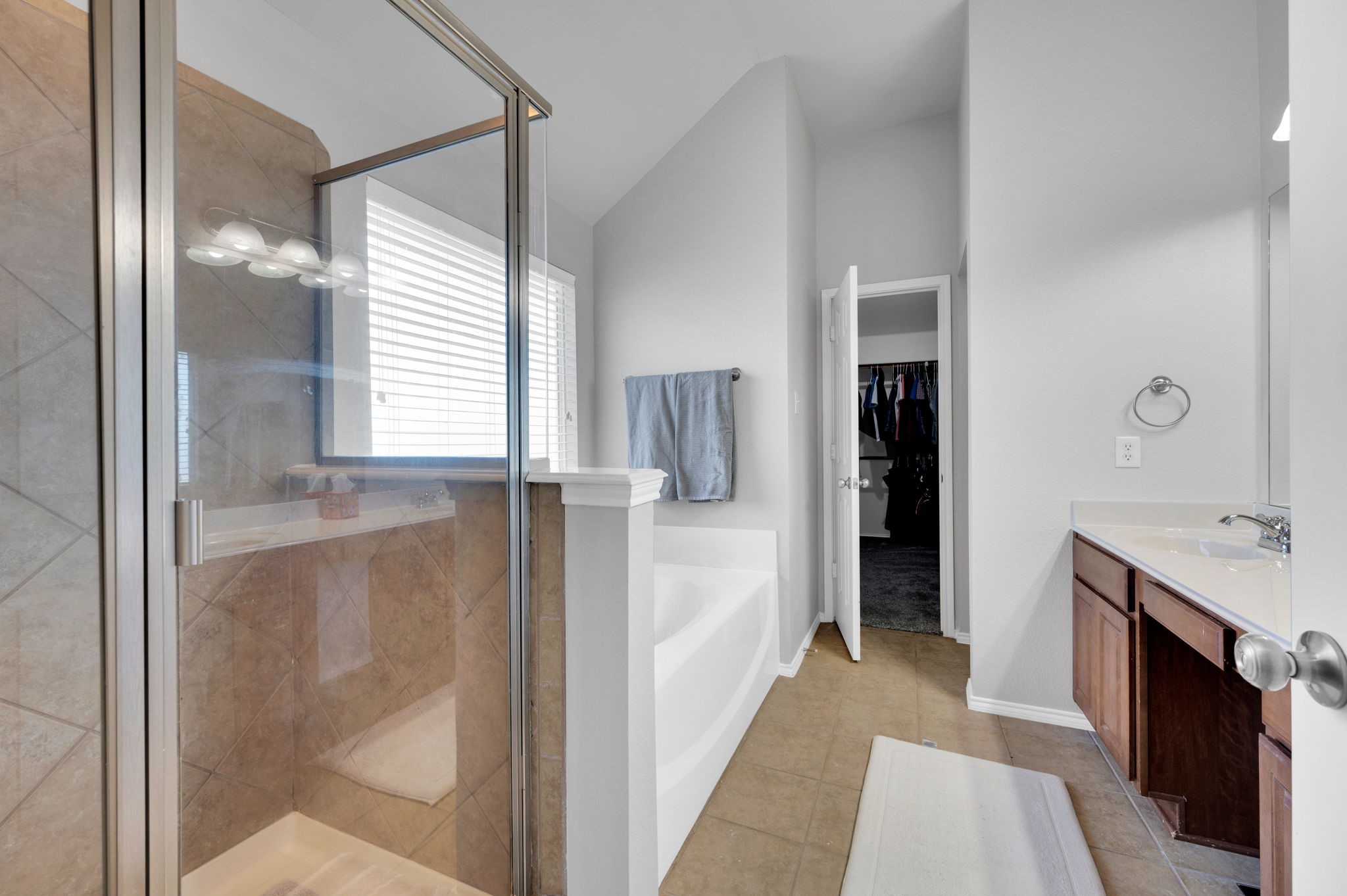 136 Old Spanish Trail Waxahachie TX 75167