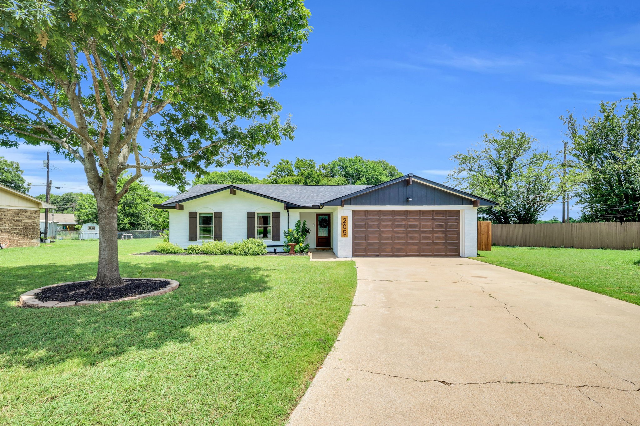 205 N Edgefield Road Waxahachie TX 75165