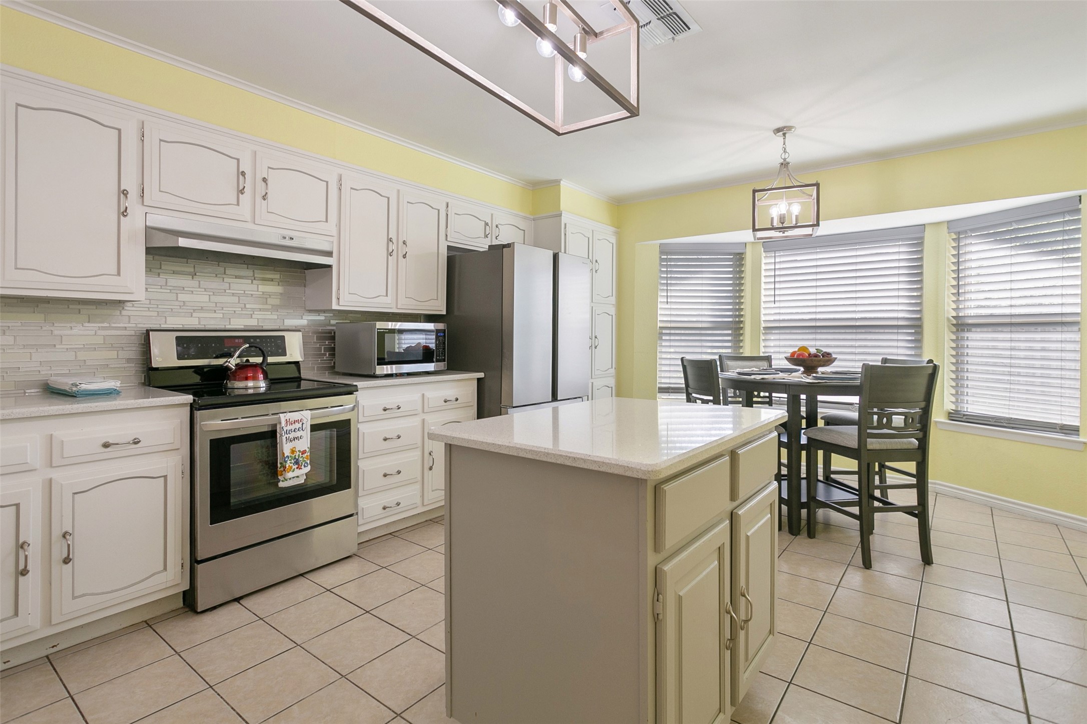 108 Haywood Drive Benbrook TX 76126