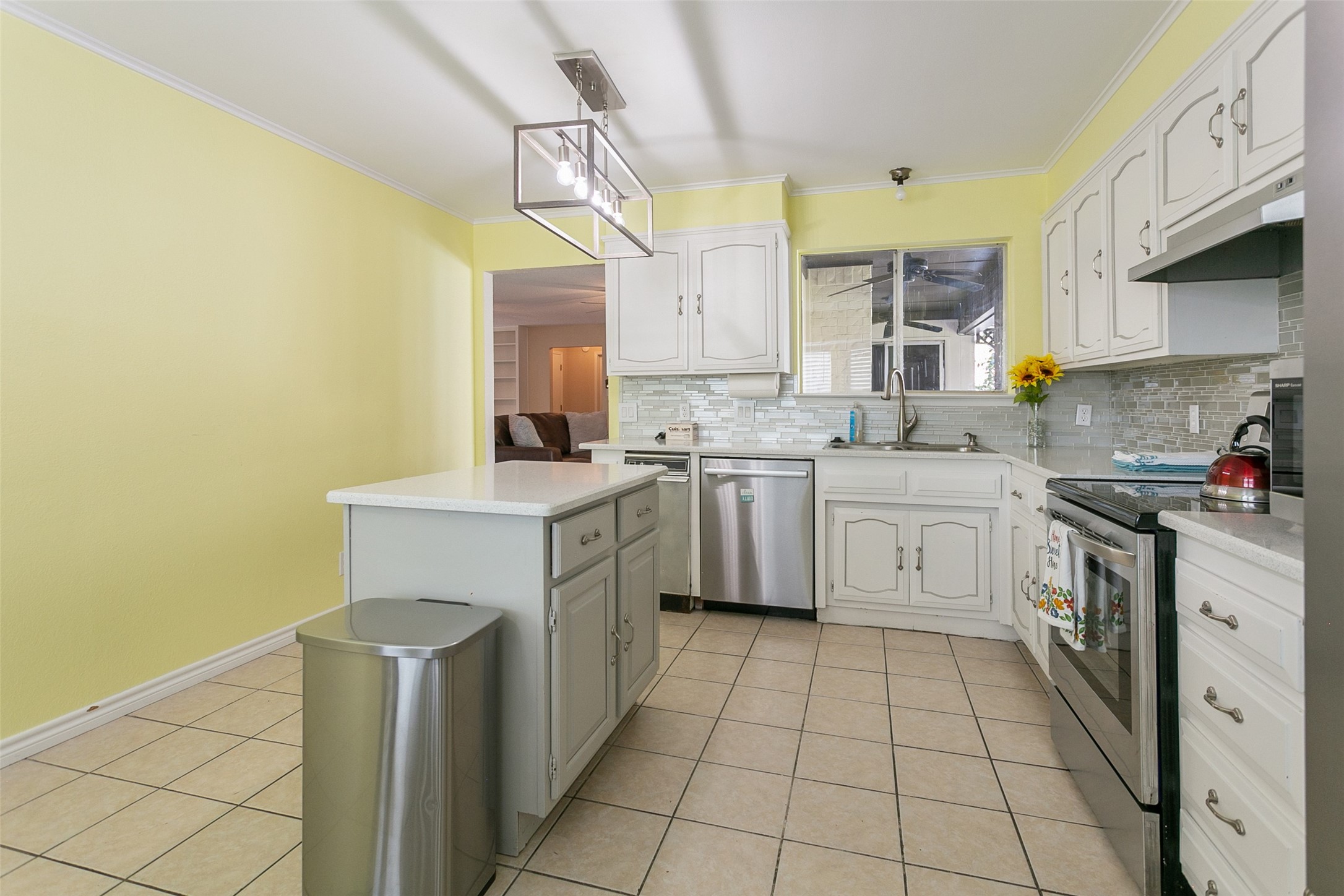 108 Haywood Drive Benbrook TX 76126