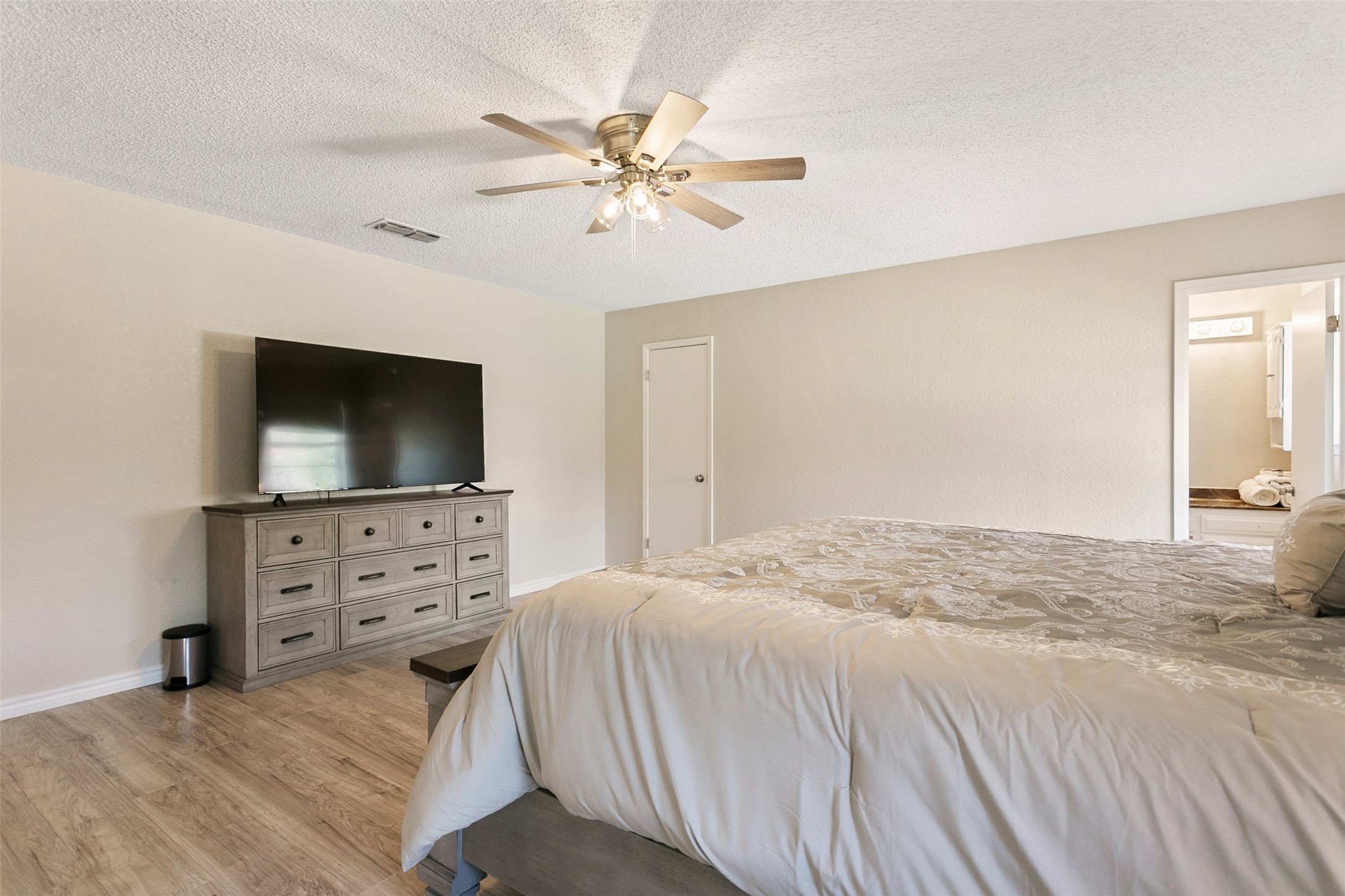 108 Haywood Drive Benbrook TX 76126