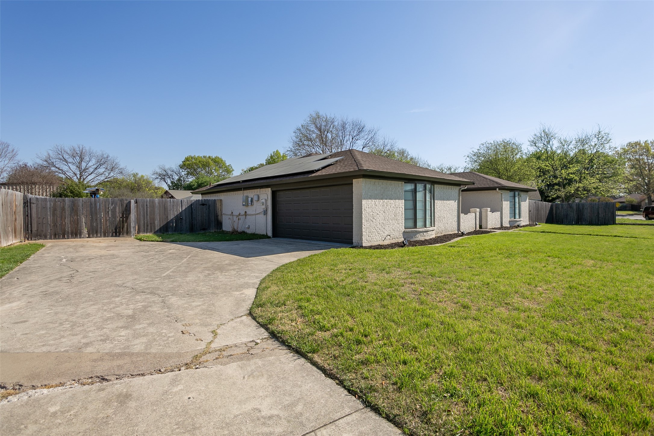 108 Haywood Drive Benbrook TX 76126