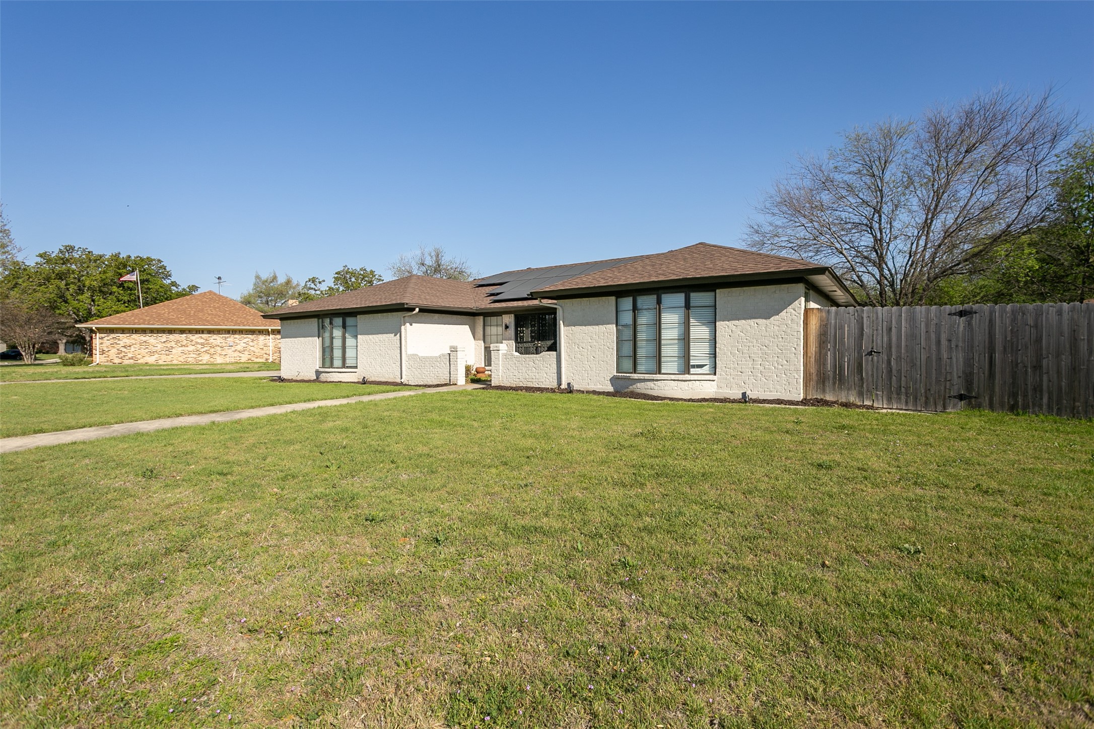 108 Haywood Drive Benbrook TX 76126