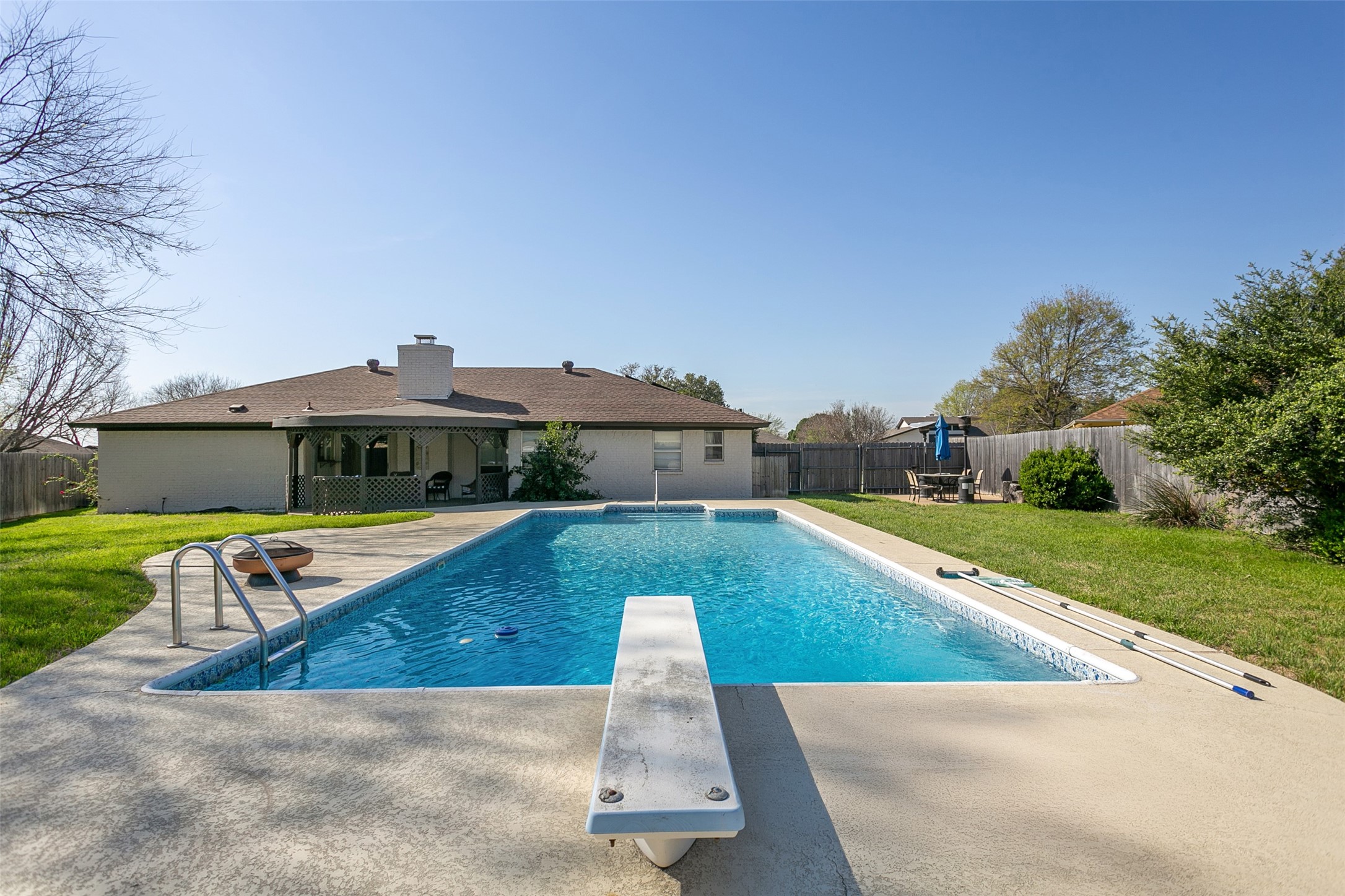108 Haywood Drive Benbrook TX 76126