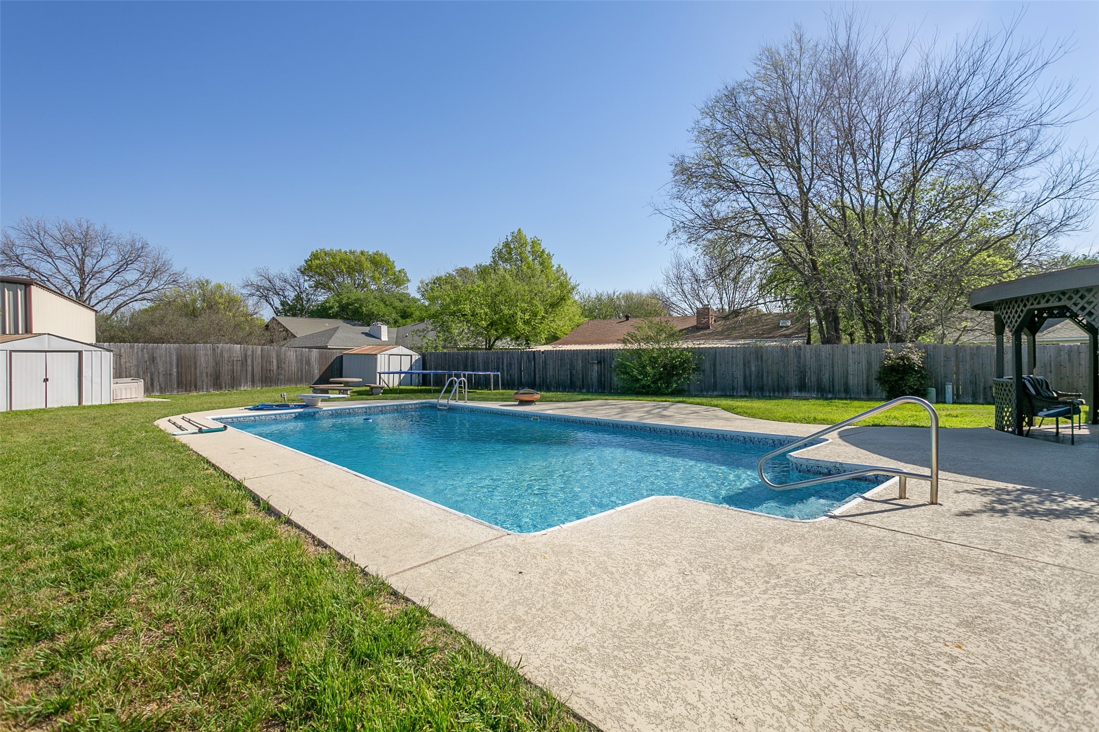 108 Haywood Drive Benbrook TX 76126