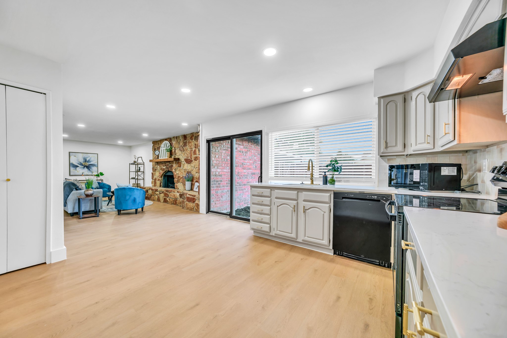 2211 Red Bluff Drive Carrollton TX 75007