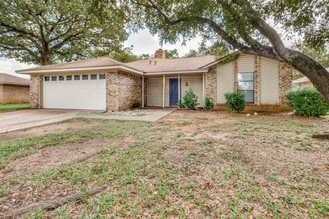 225 Oakhaven Drive Grand Prairie TX 75050