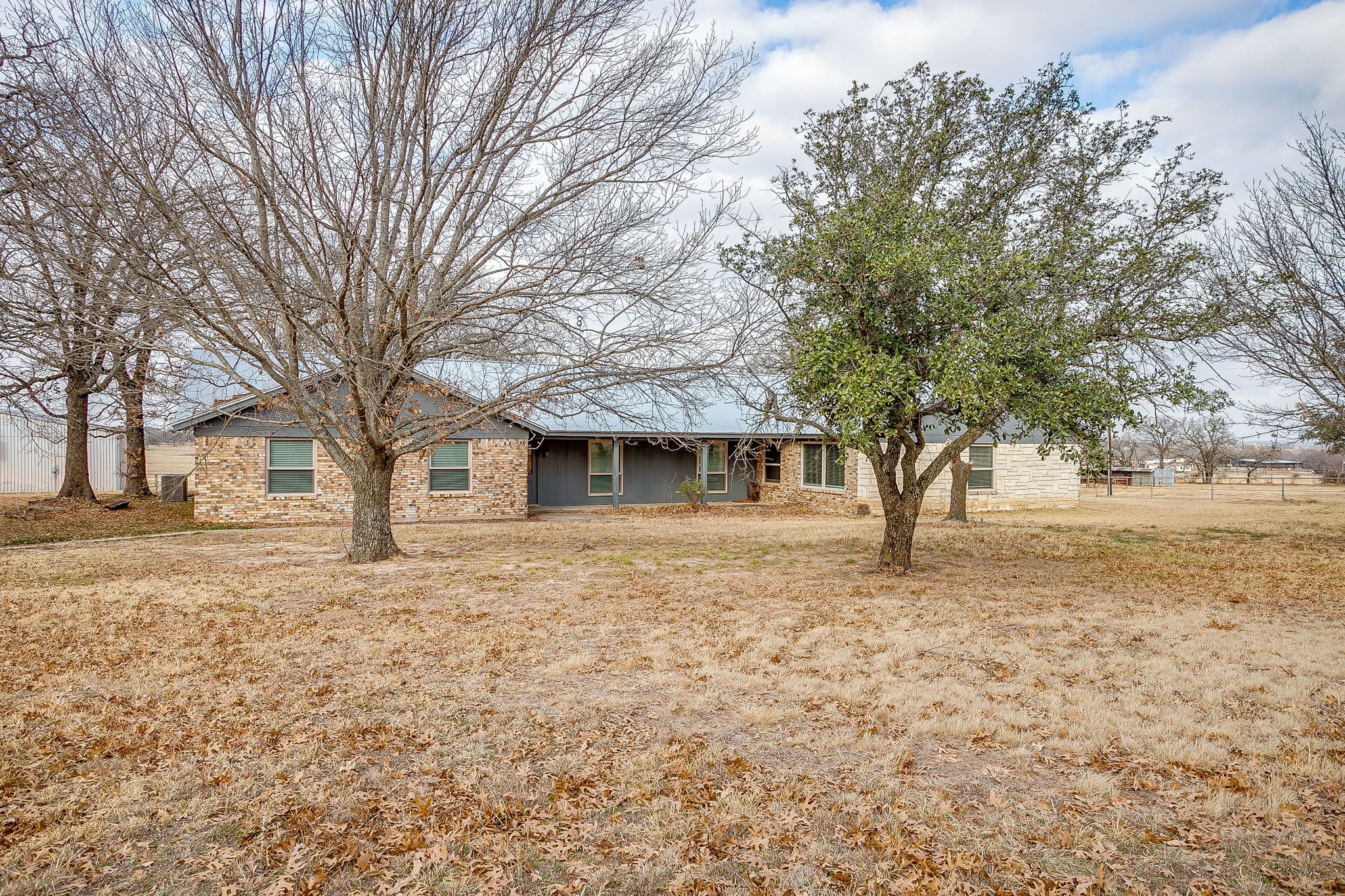 938 County Road 3341 Paradise TX 76073