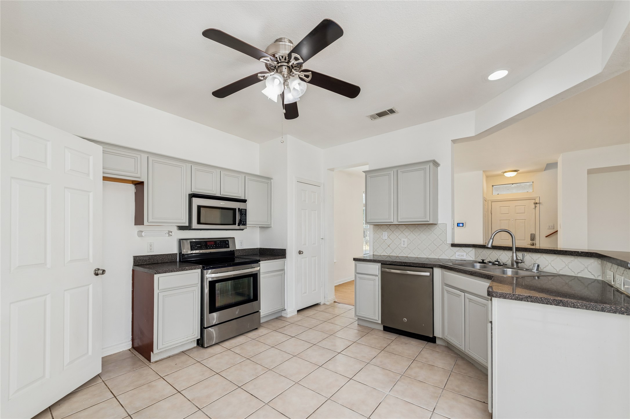 10110 Lakeview Drive Providence Village TX 76227